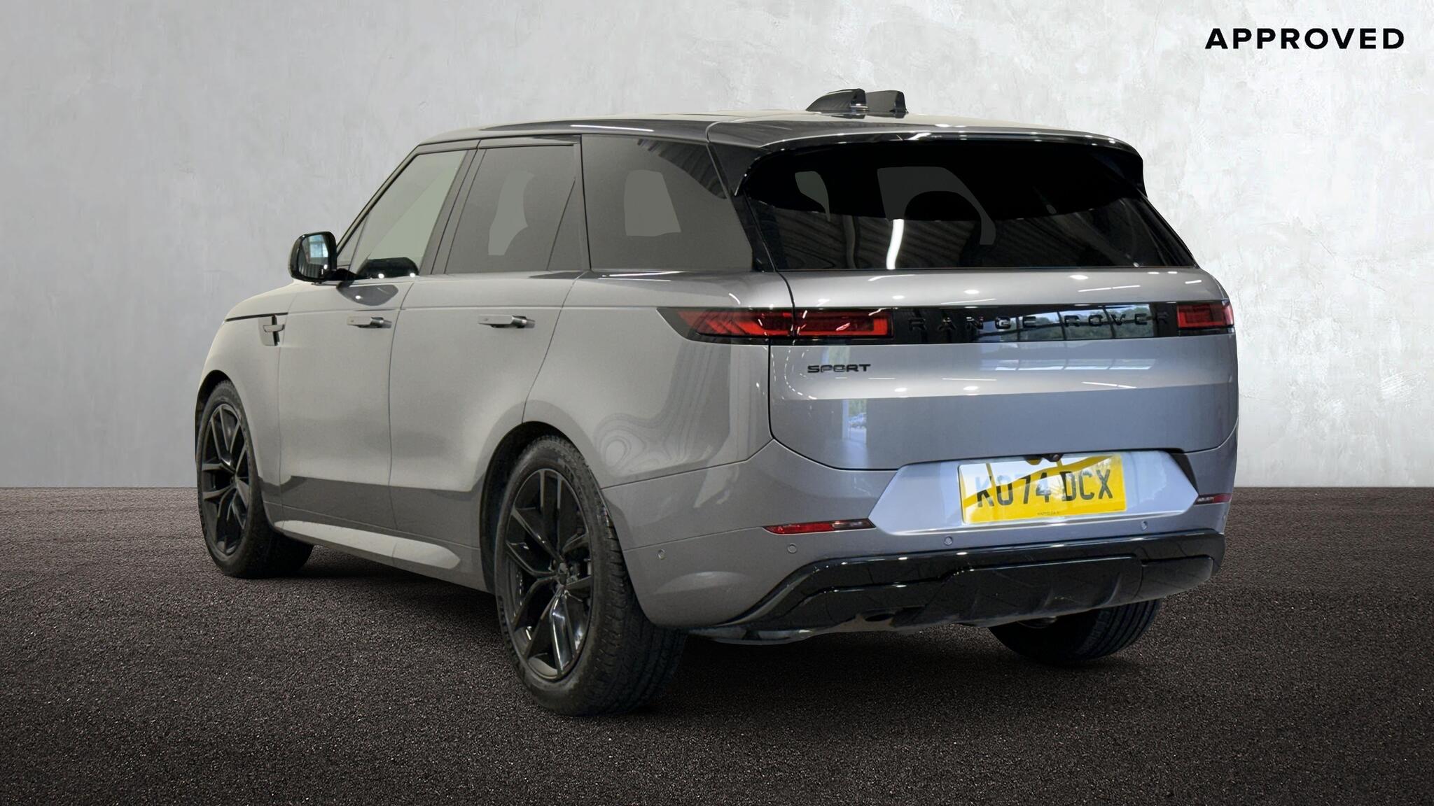 Land Rover Range Rover Sport view 2