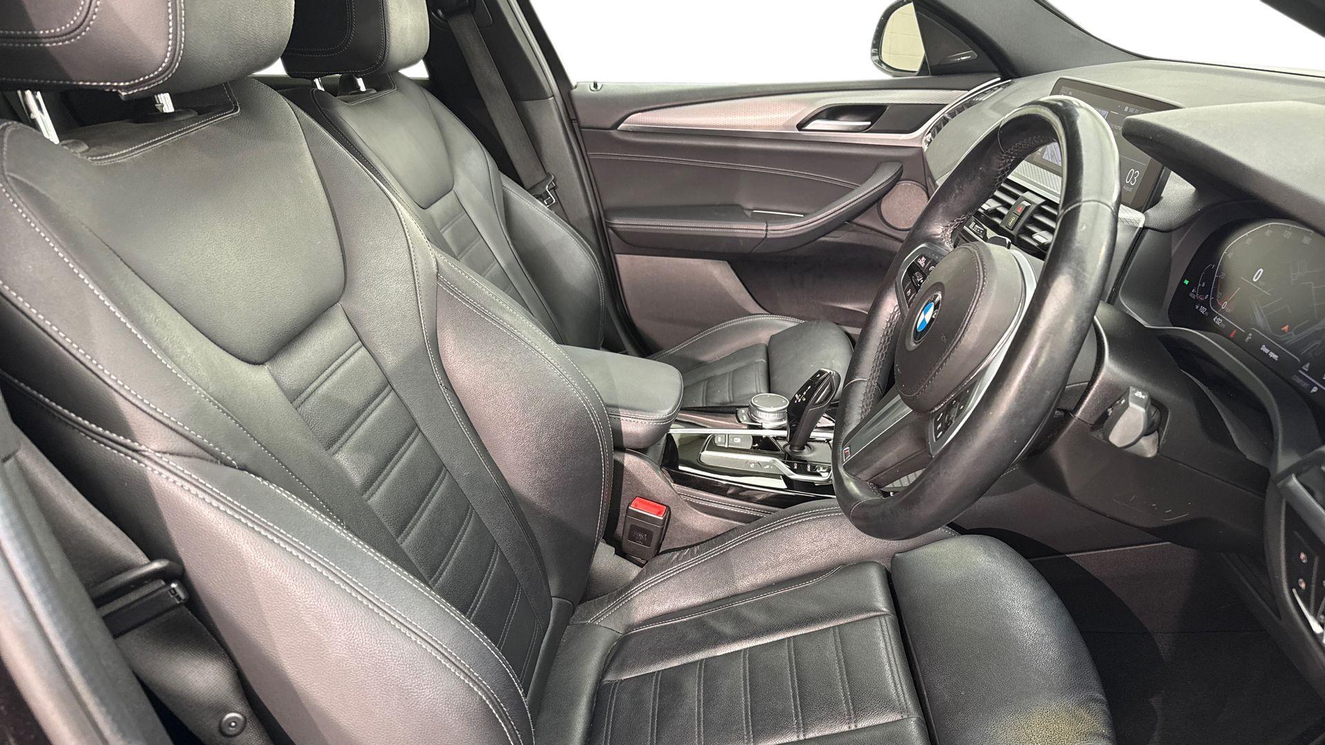 BMW X4 view 11