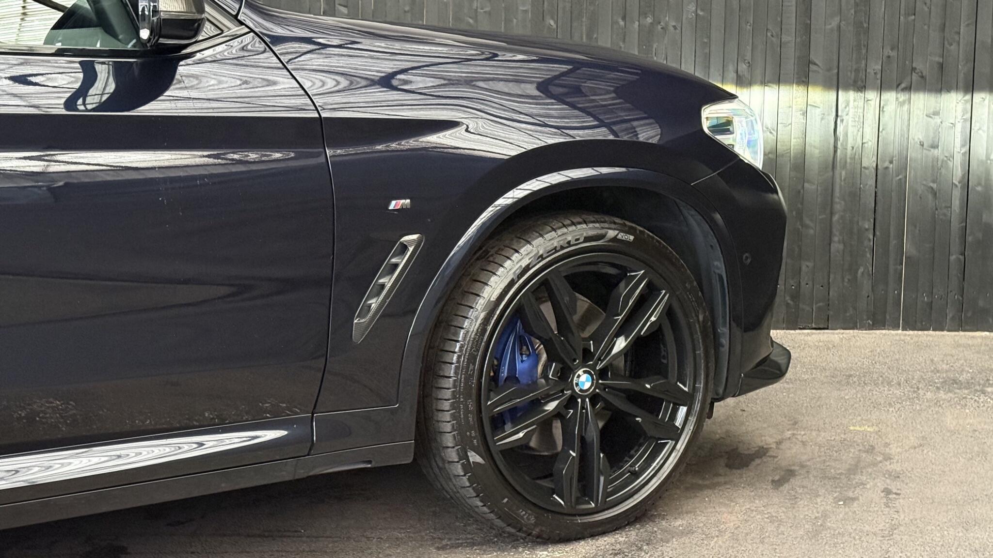 BMW X4 view 18