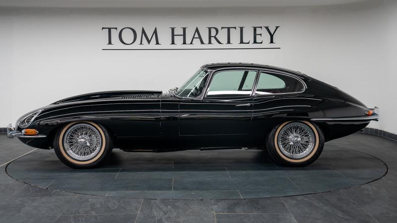 Jaguar E-Type view 4