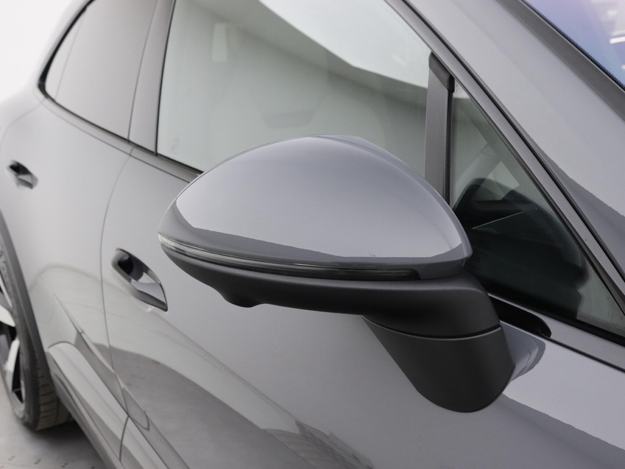 Porsche Macan view 20