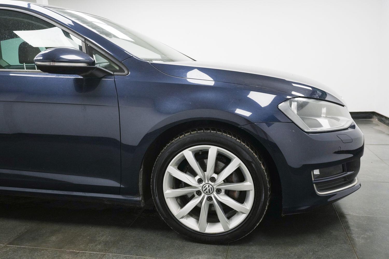 Volkswagen Golf view 5