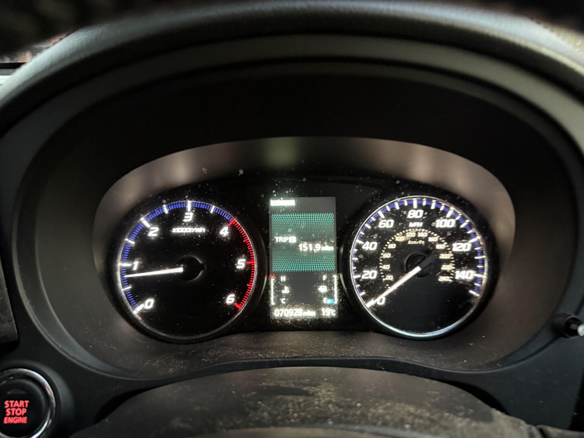 Mitsubishi Outlander 2.2 DI-D GX3 SUV 5dr Diesel Manual 4WD Euro 6 (s/s) (147 ps) — photo 37 of 90