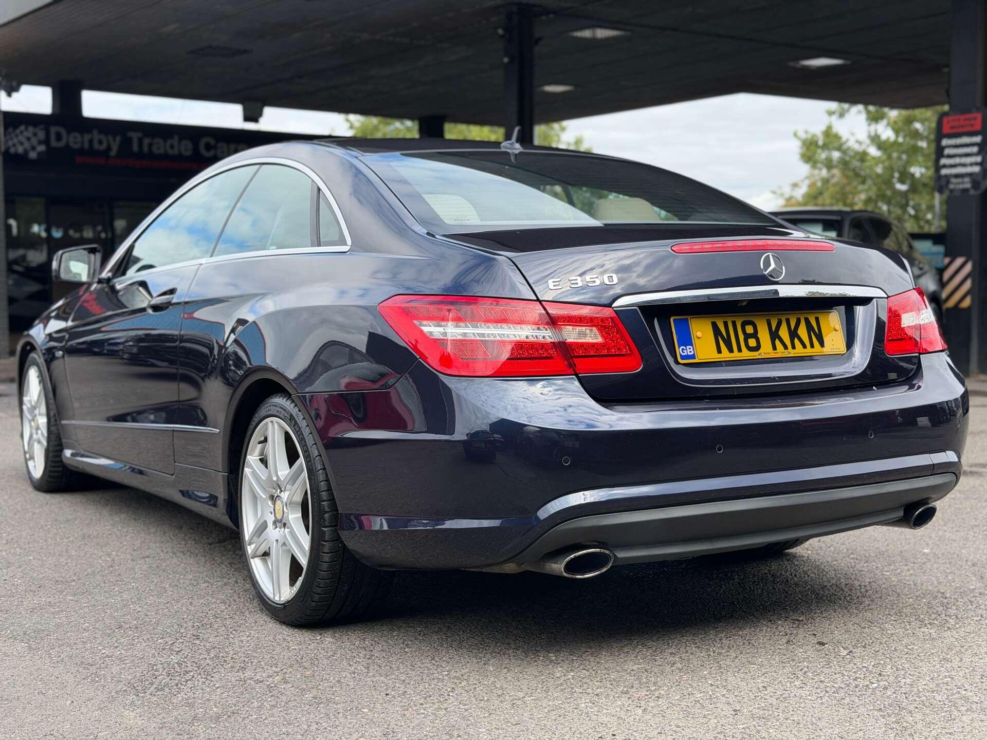 Mercedes-Benz E Class view 26