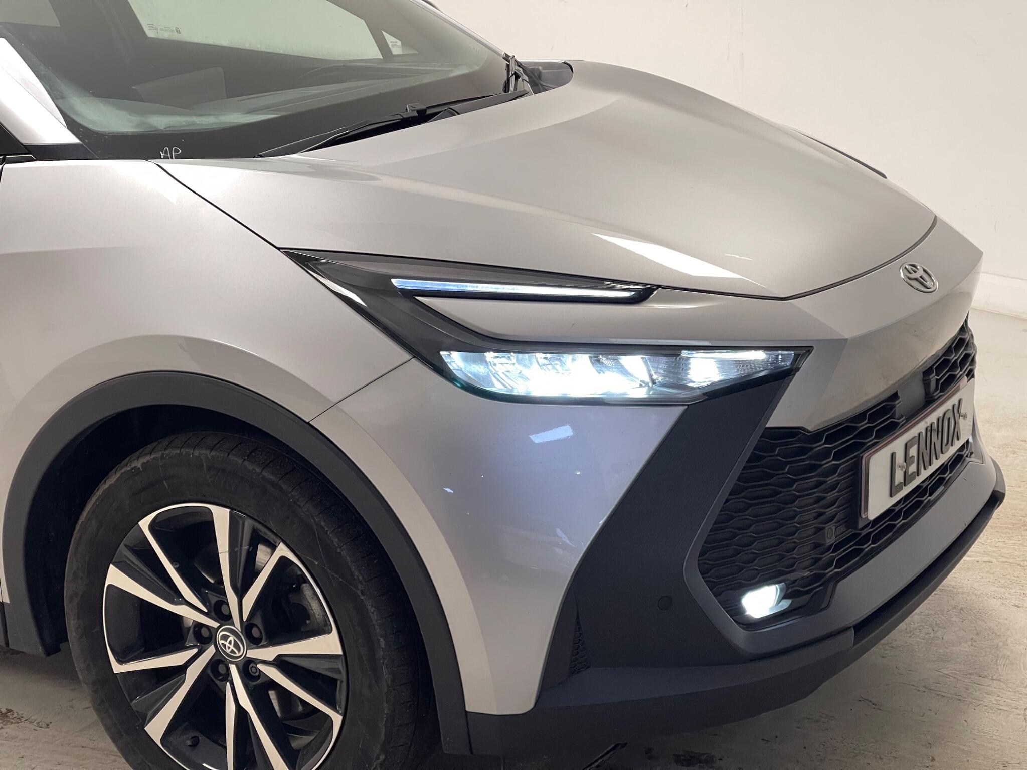 Toyota C-HR view 34