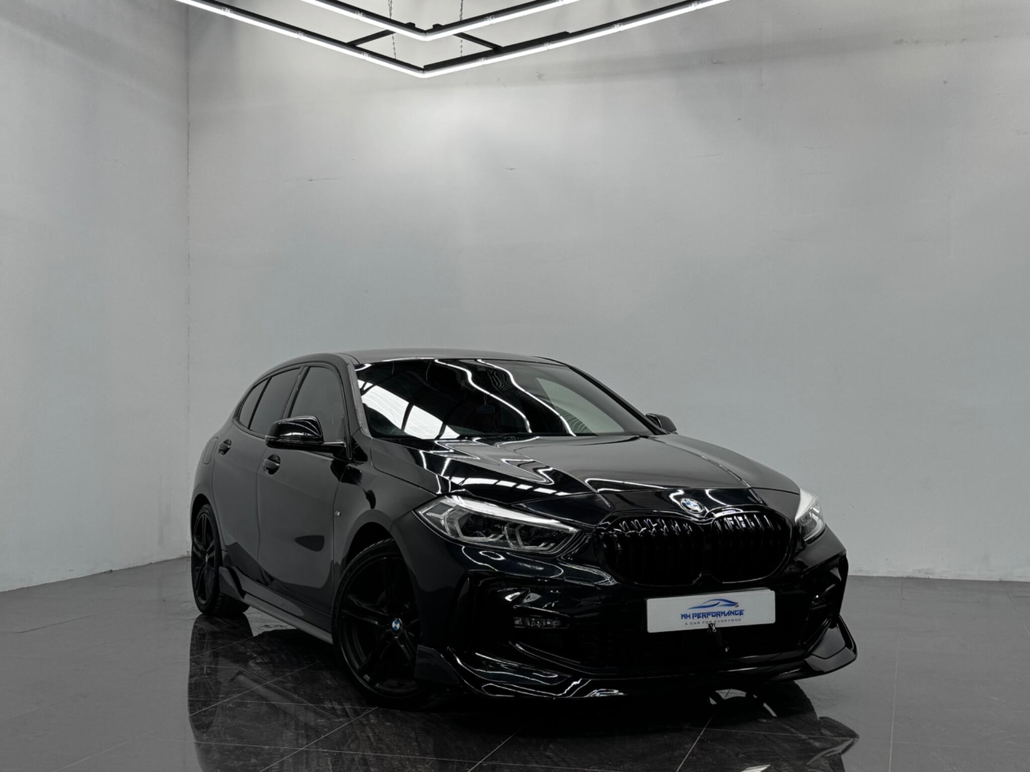 BMW 1 Series view 40