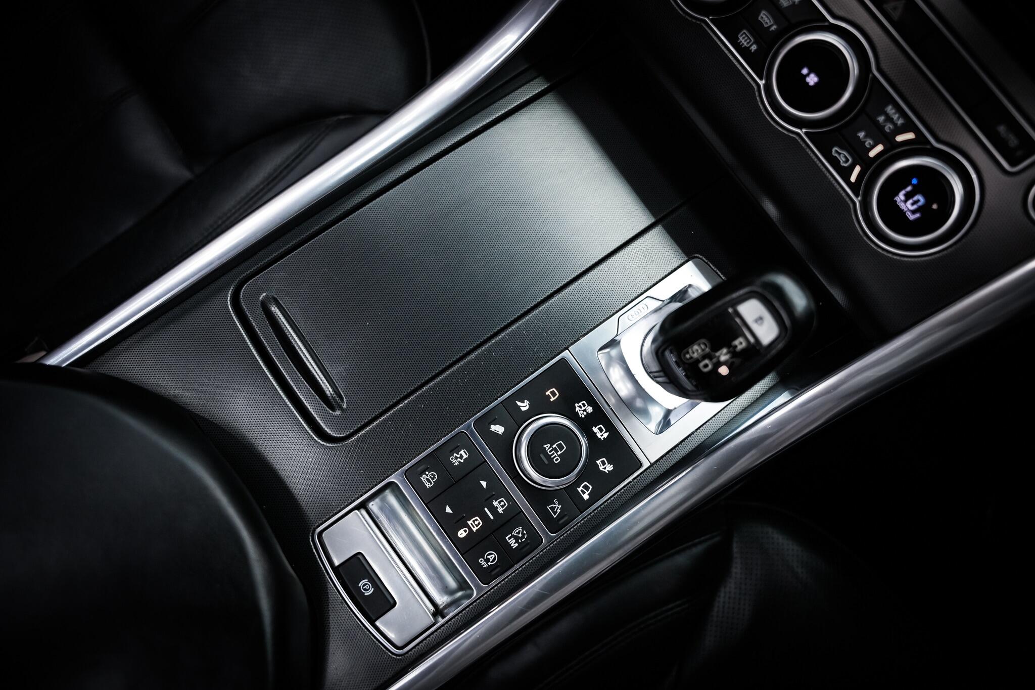 Land Rover Range Rover Sport view 5