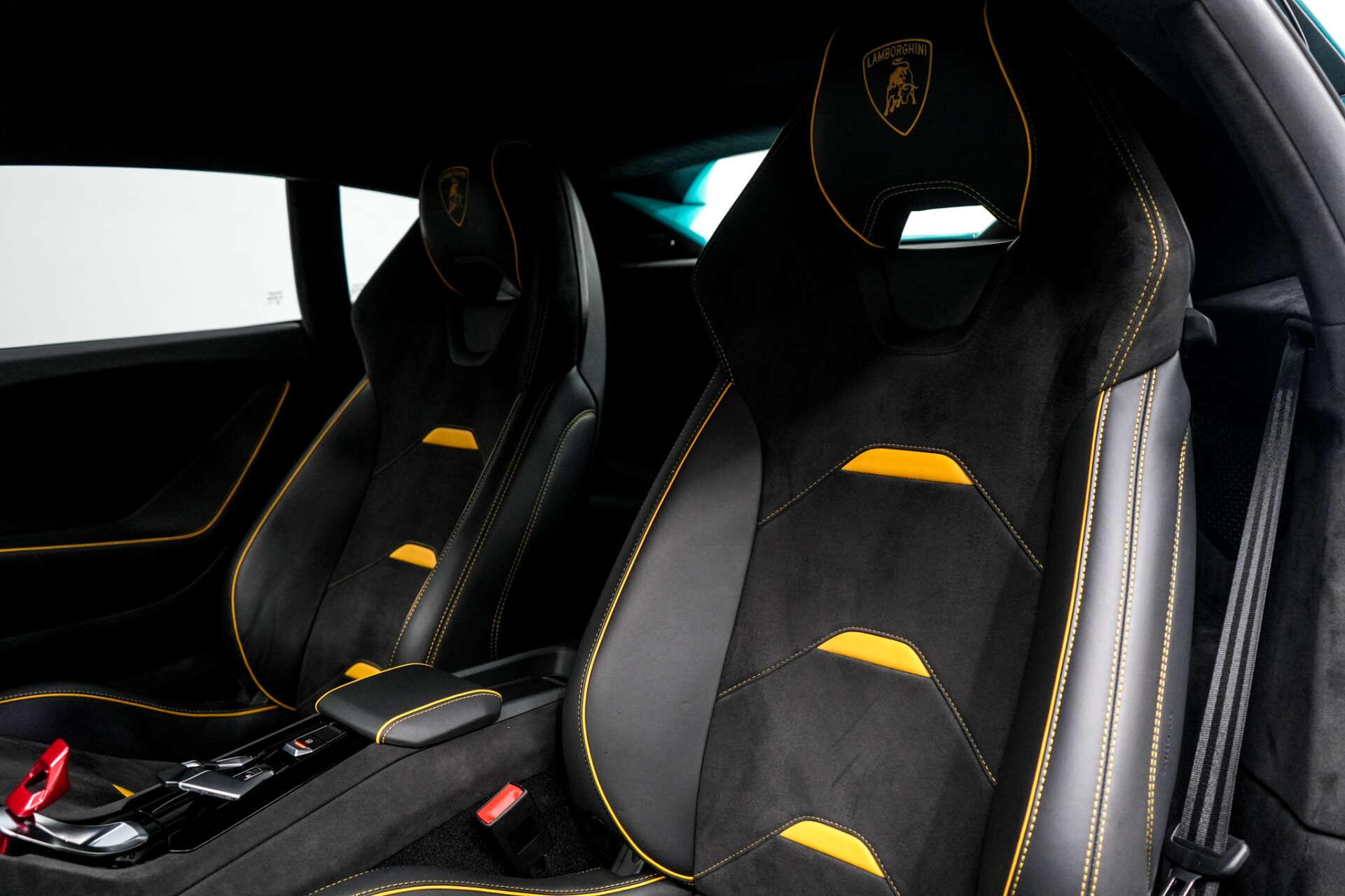 Lamborghini Huracan view 31