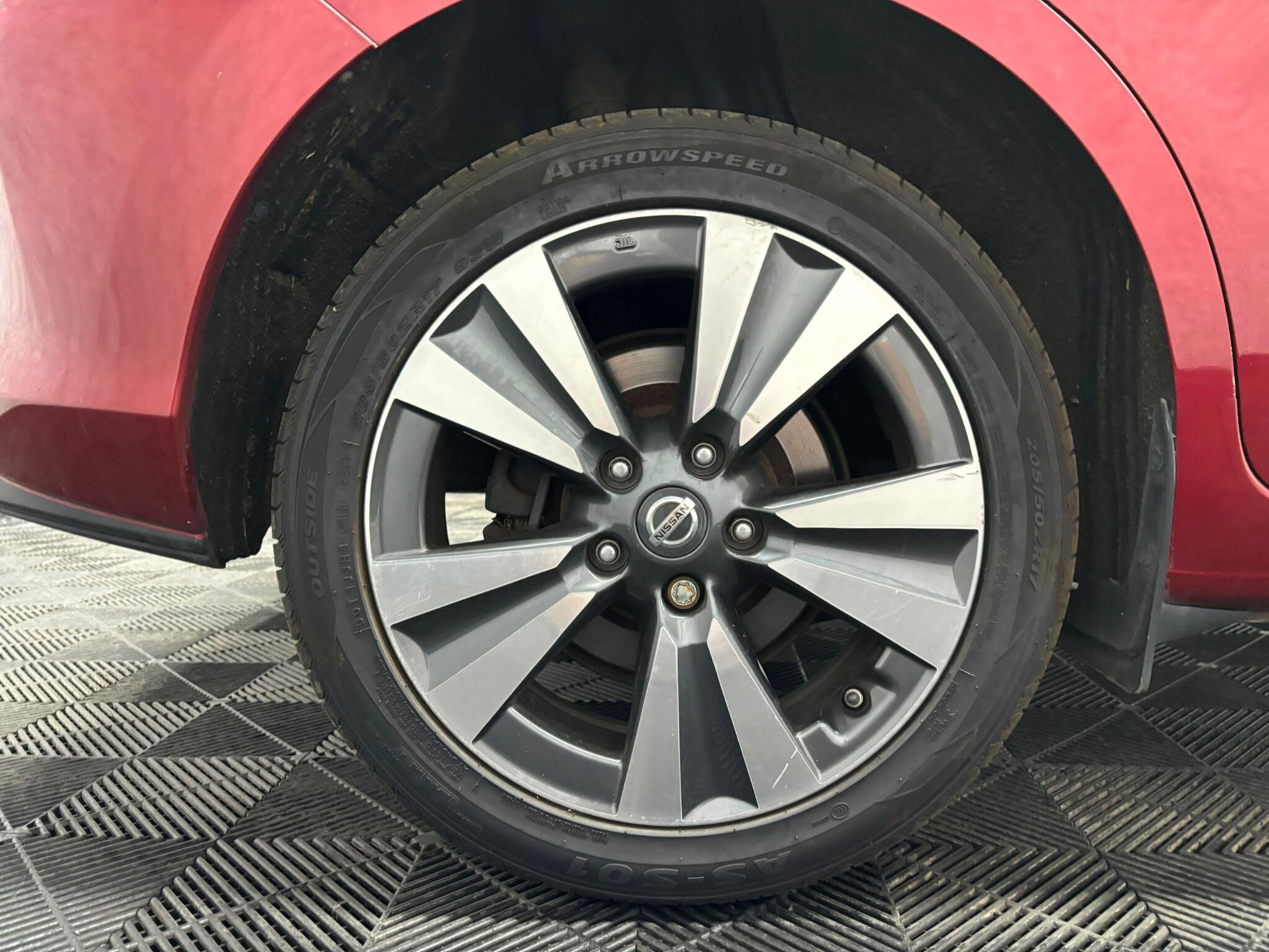 Nissan Pulsar view 28