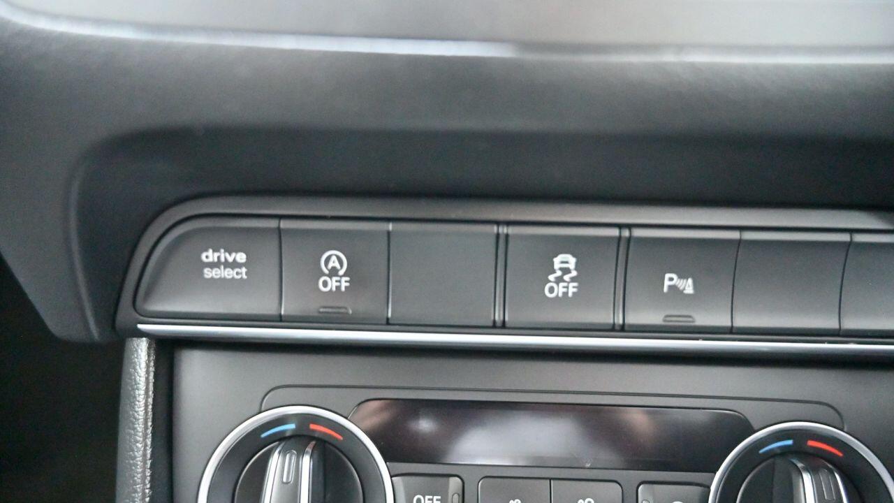 Audi Q3 view 29
