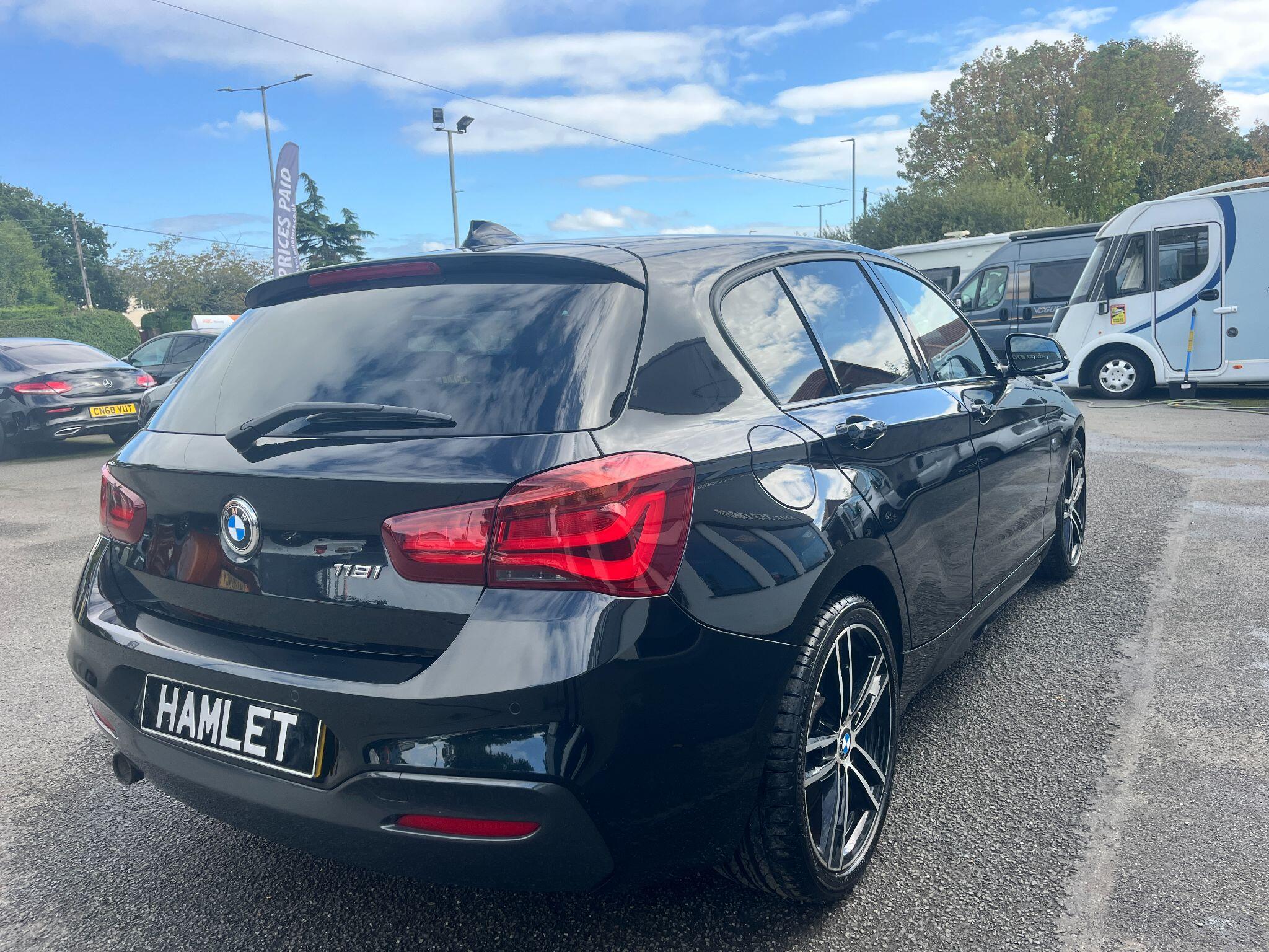 BMW 1 Series view 5
