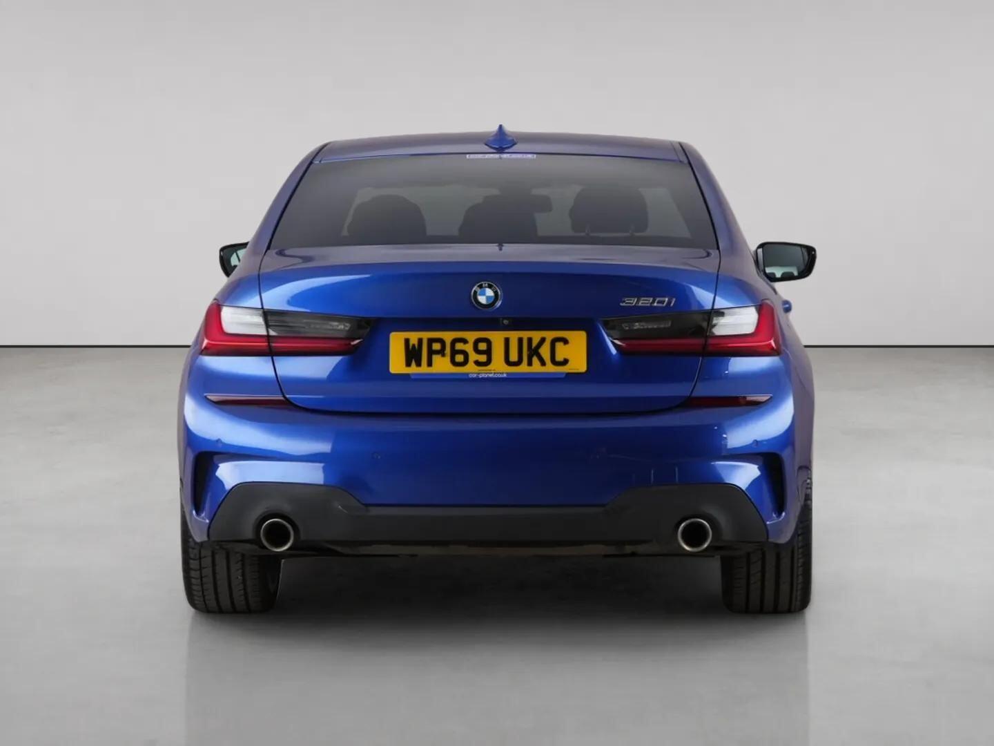 BMW 3 Series view 7