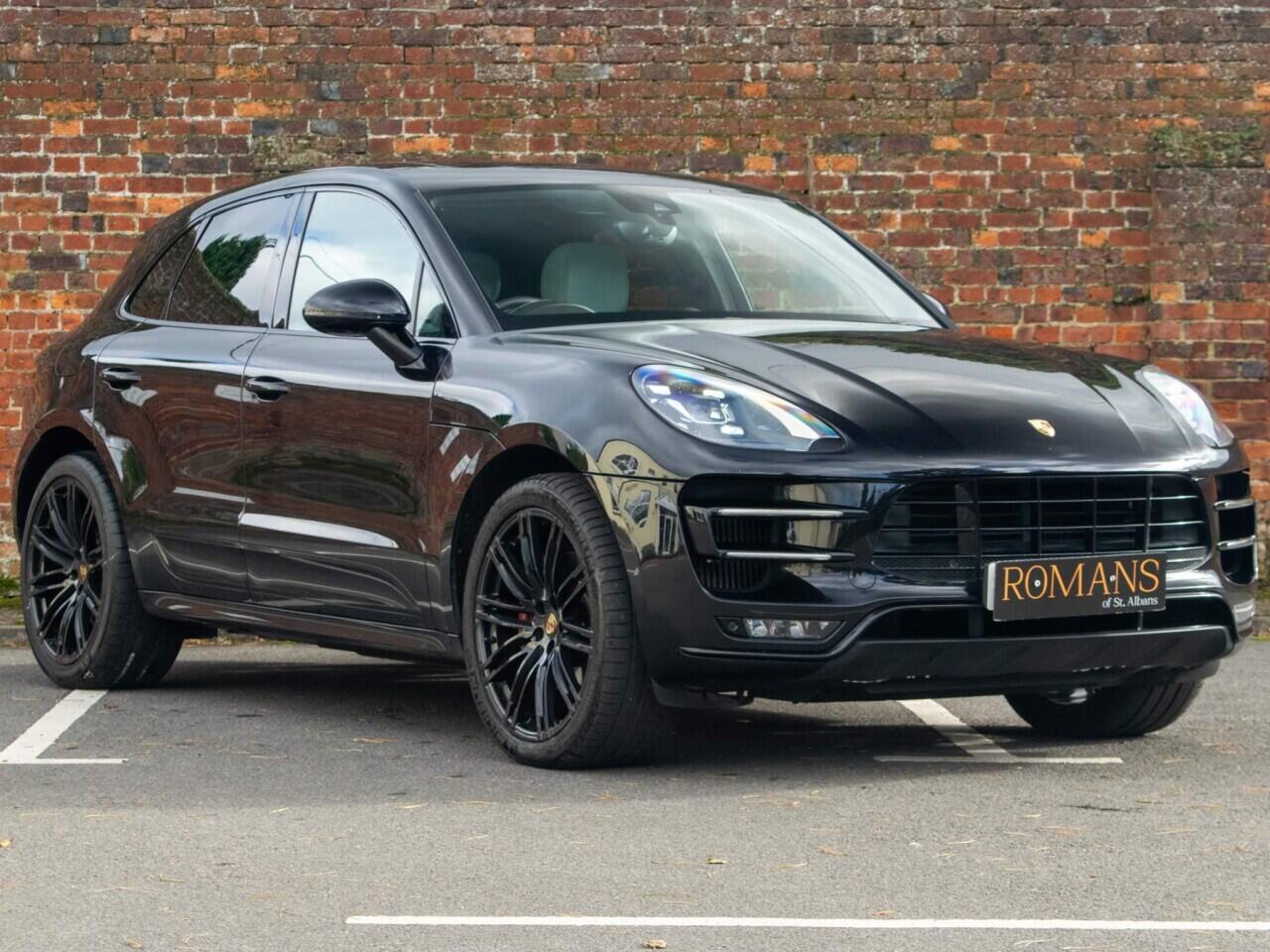 Porsche Macan view 39