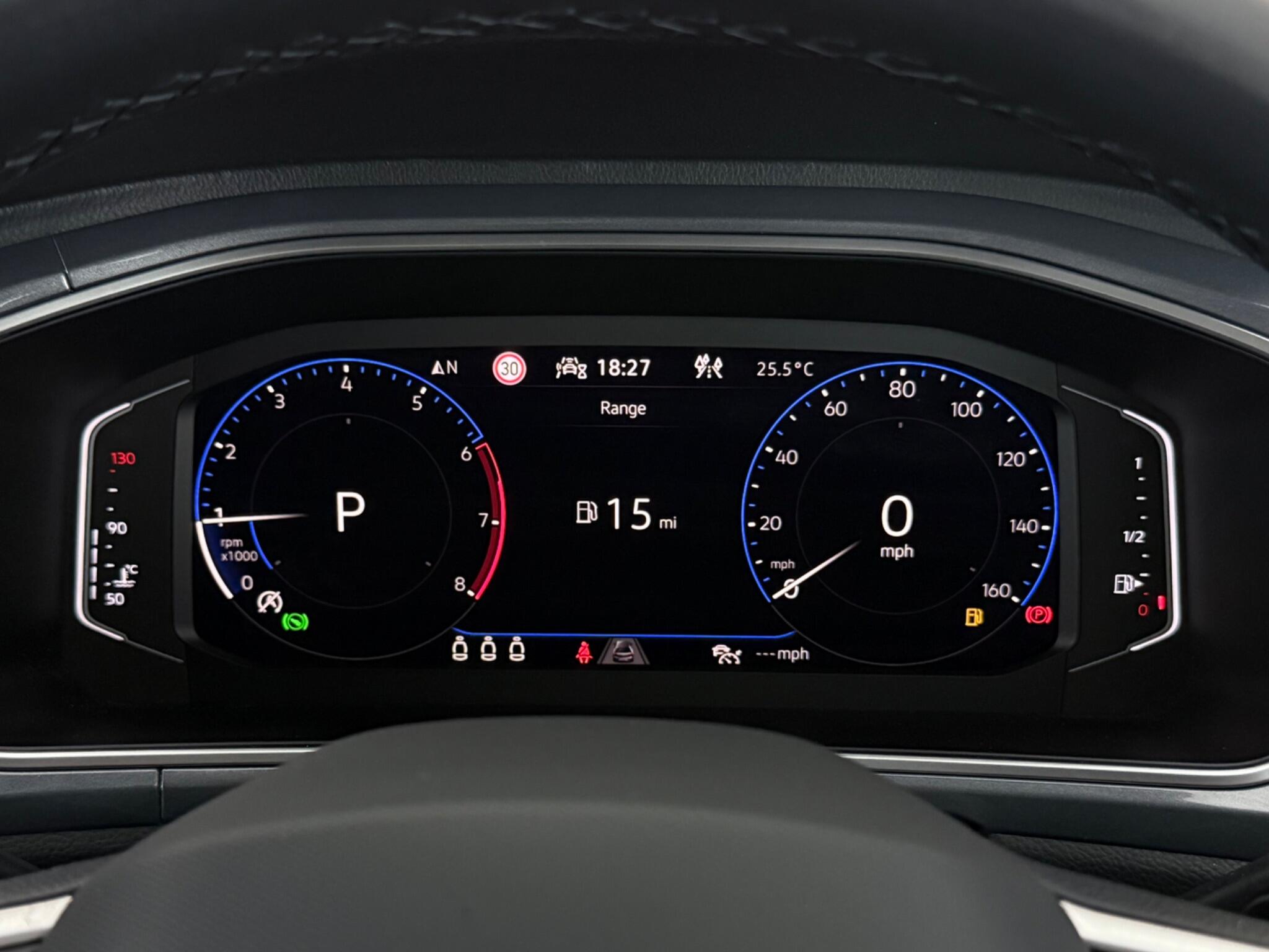 Volkswagen T-Roc view 15