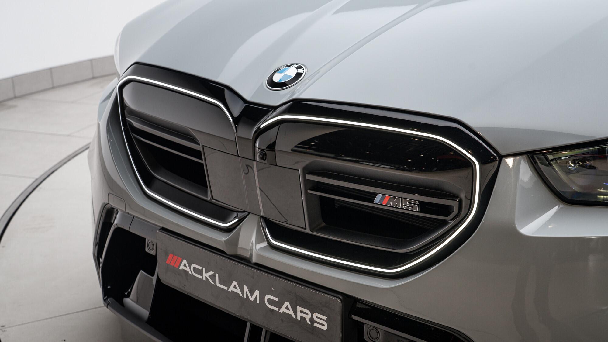 BMW M5 view 15