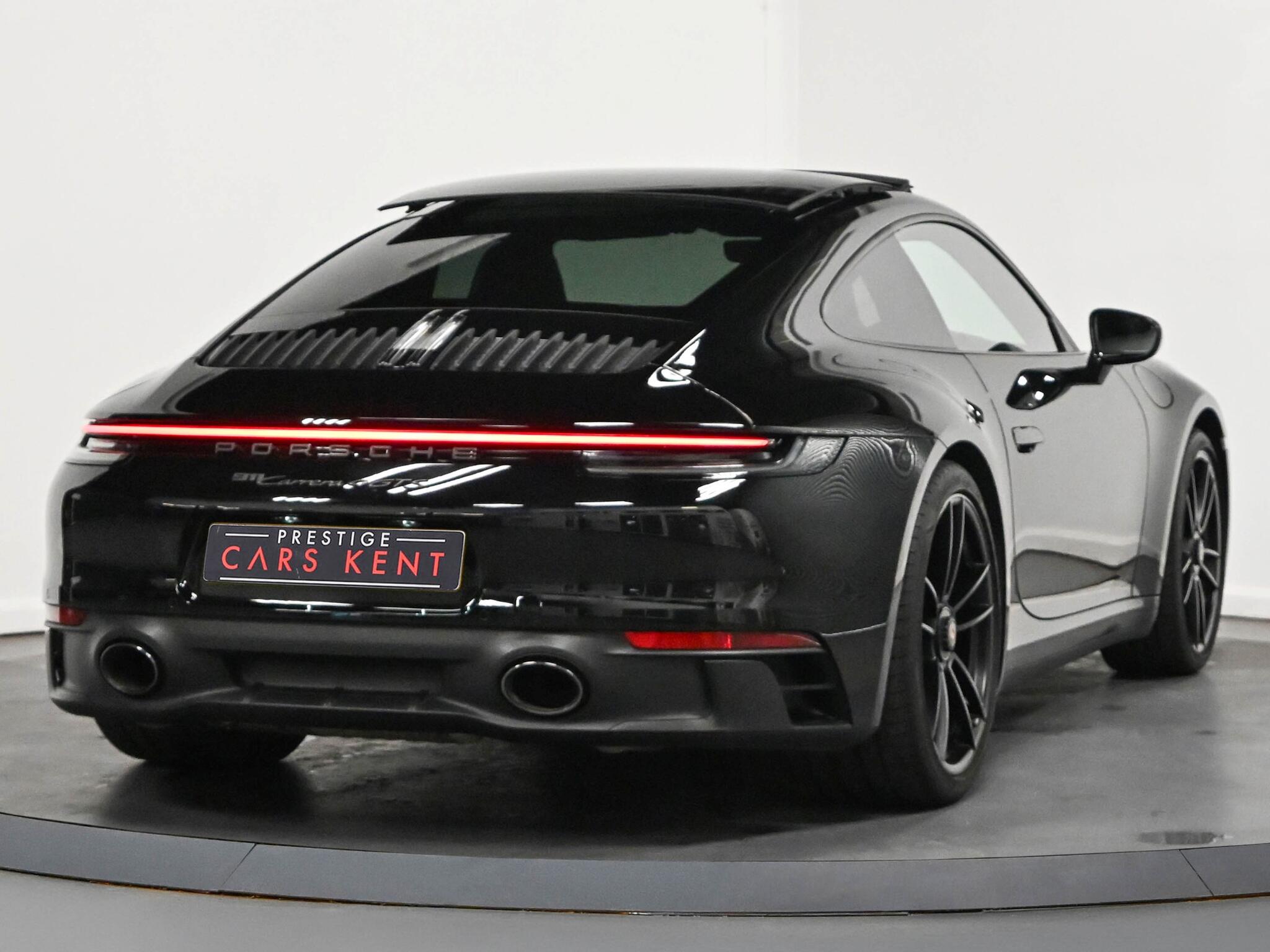 Porsche 911 view 32