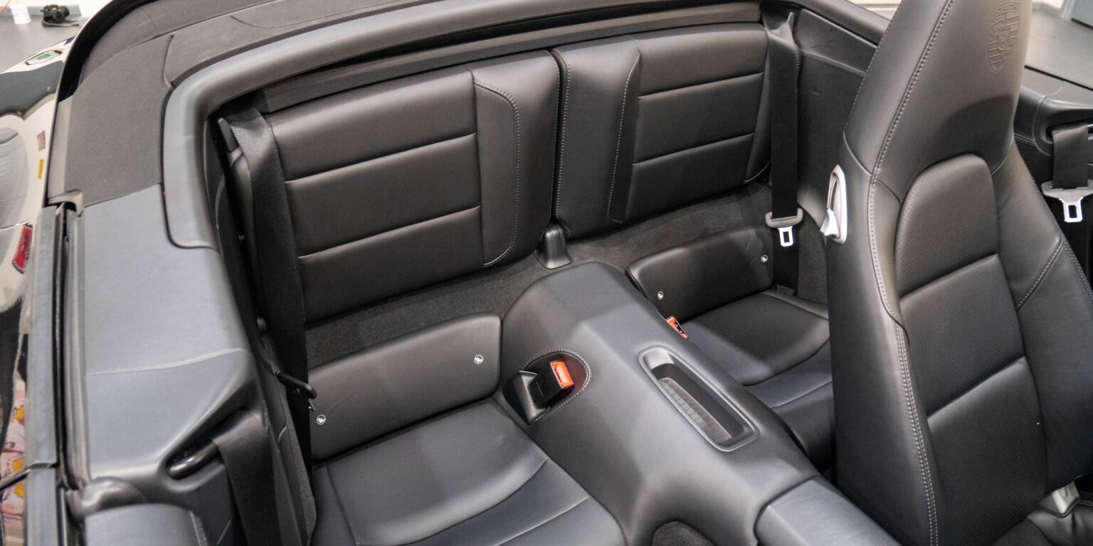Porsche 911 view 16