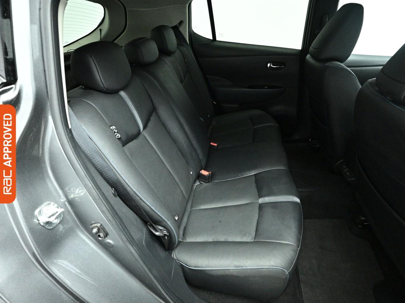 Nissan Leaf view 14