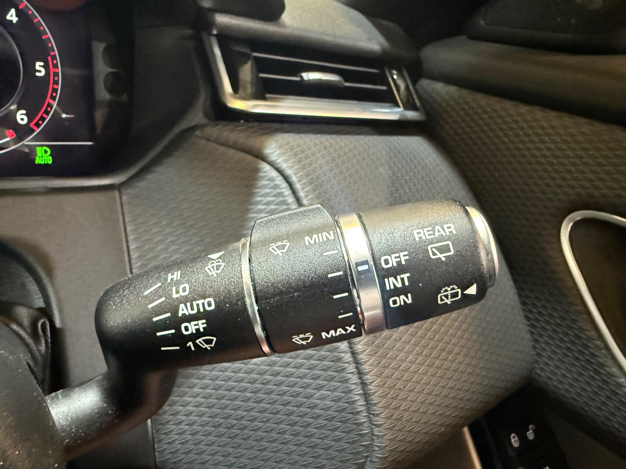 Land Rover Range Rover Velar view 32