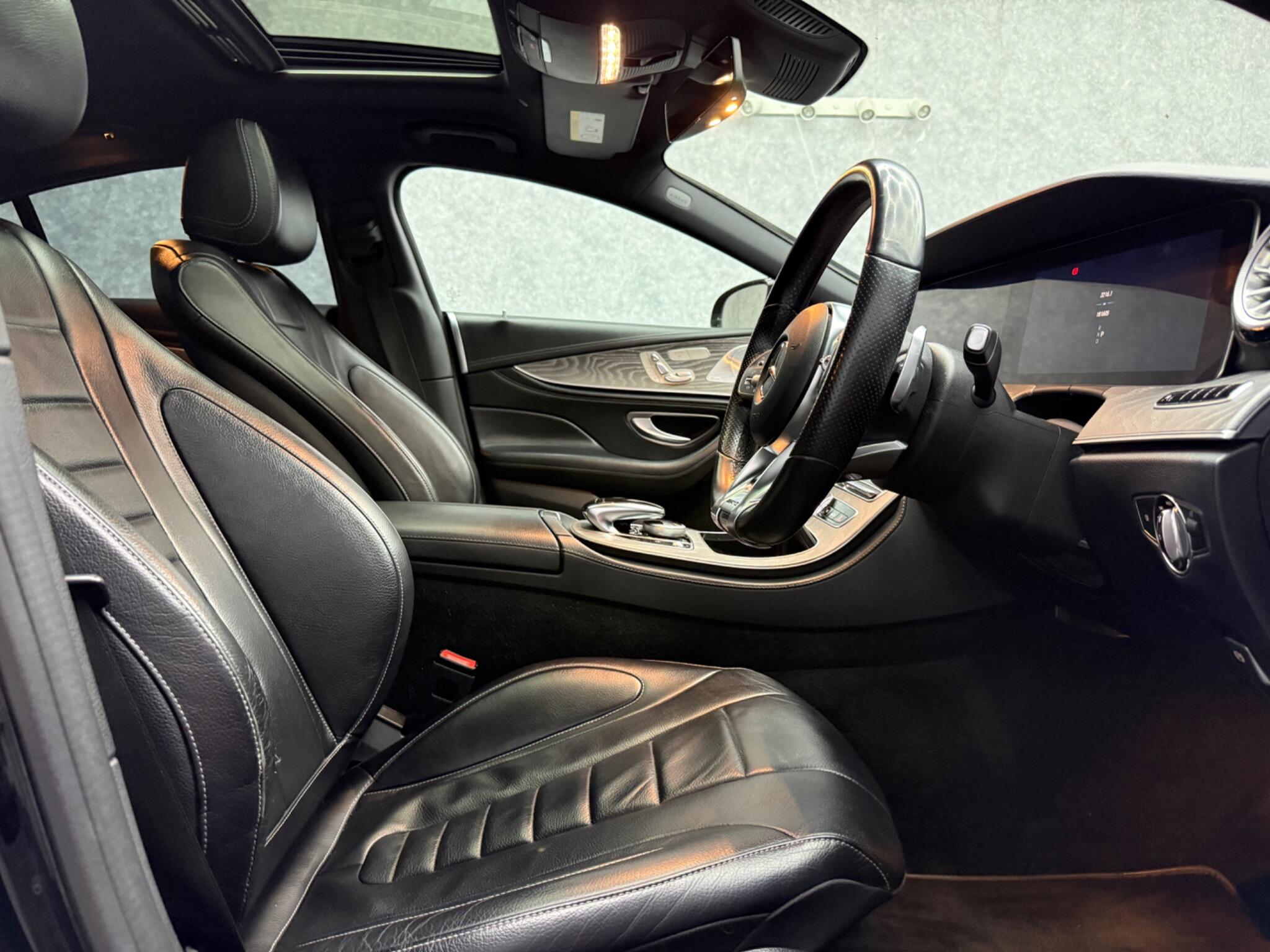 Mercedes-Benz CLS view 8