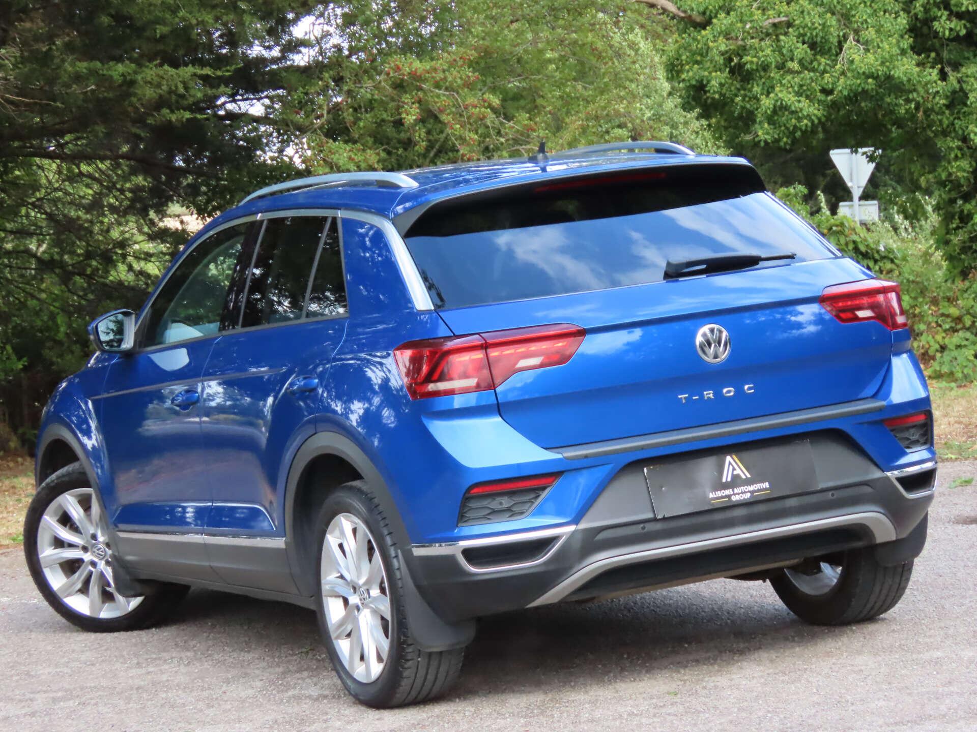 Volkswagen T-Roc view 6