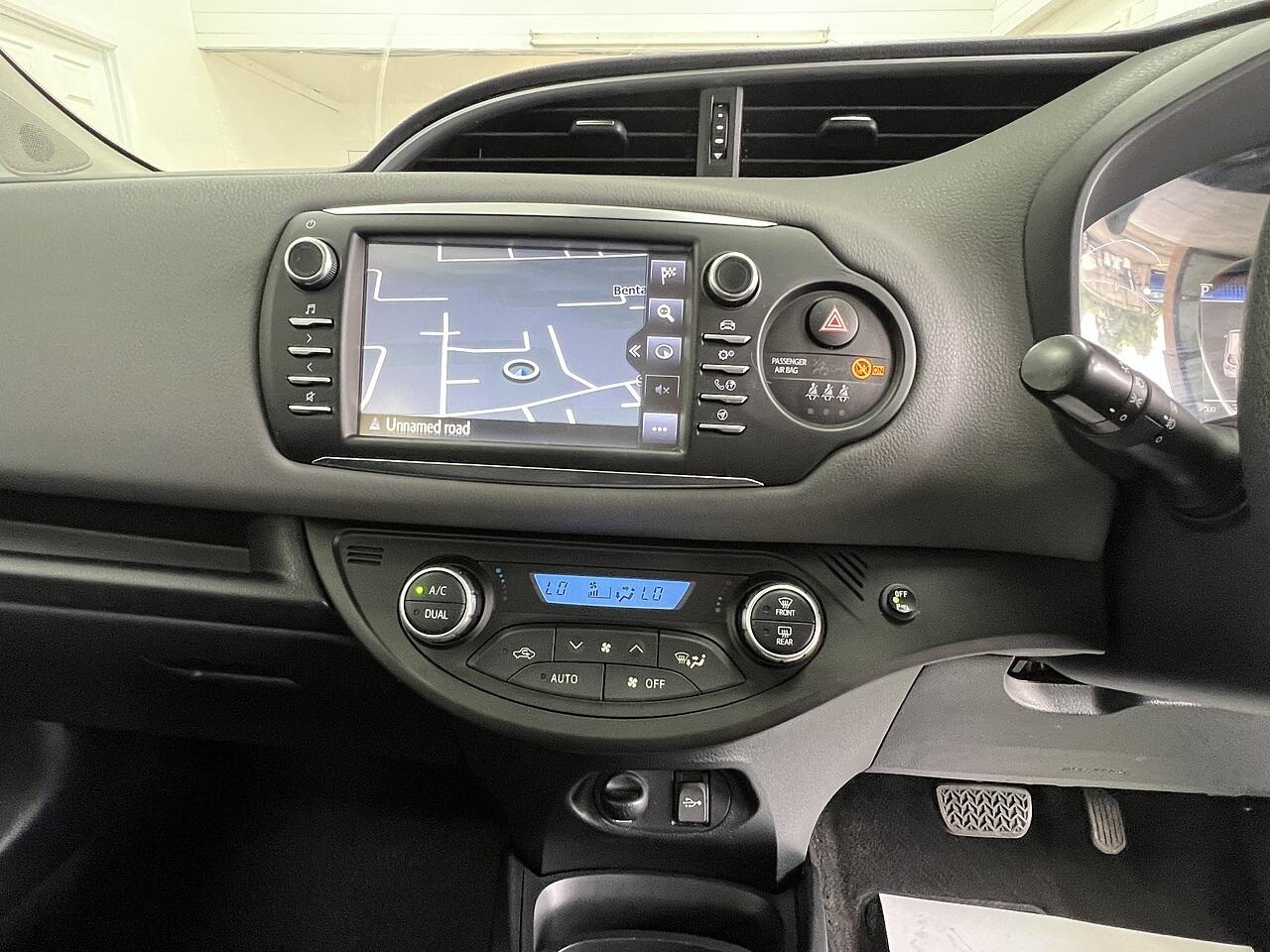 Toyota Yaris view 13