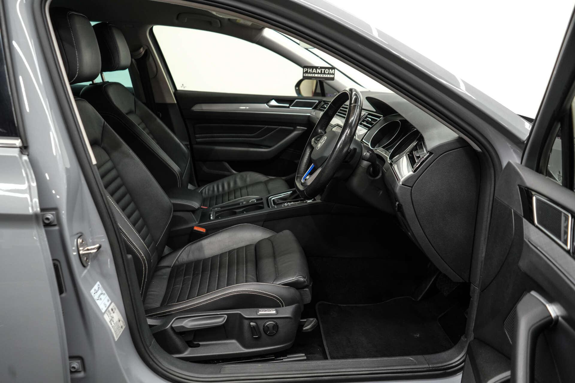 Volkswagen Passat view 16