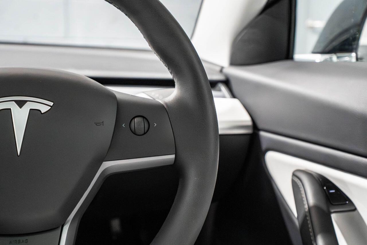 Tesla Model 3 view 29
