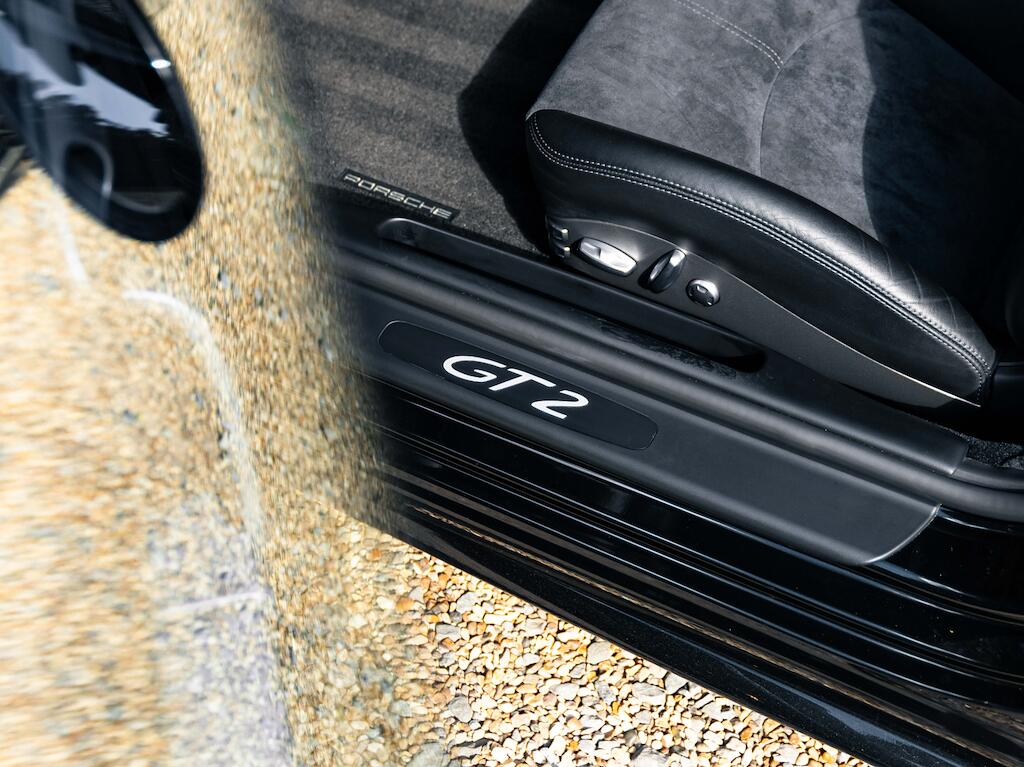 Porsche 911 view 18