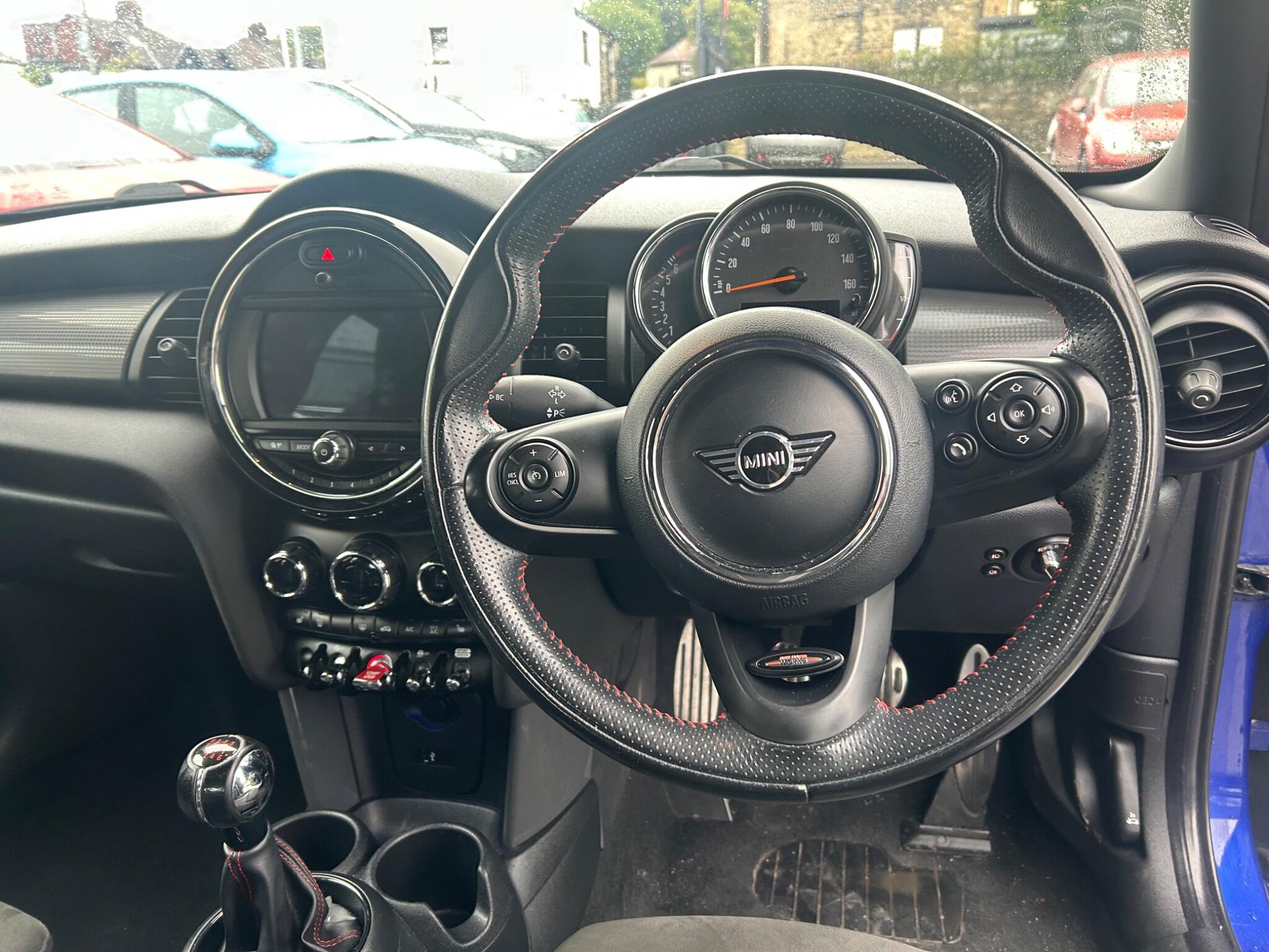 Mini Cooper view 6