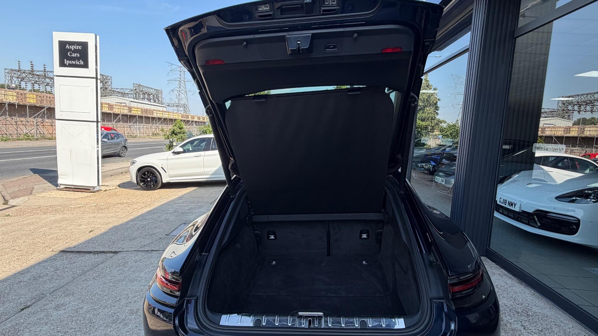 Porsche Panamera view 50