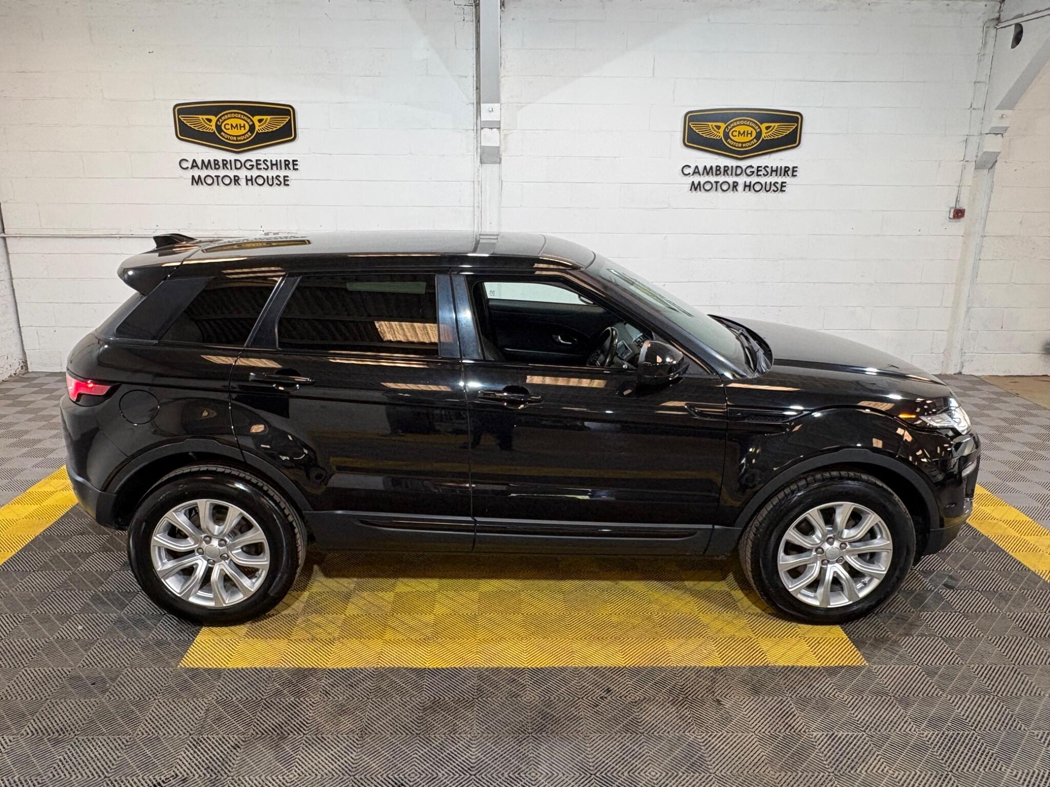 Land Rover Range Rover Evoque view 38
