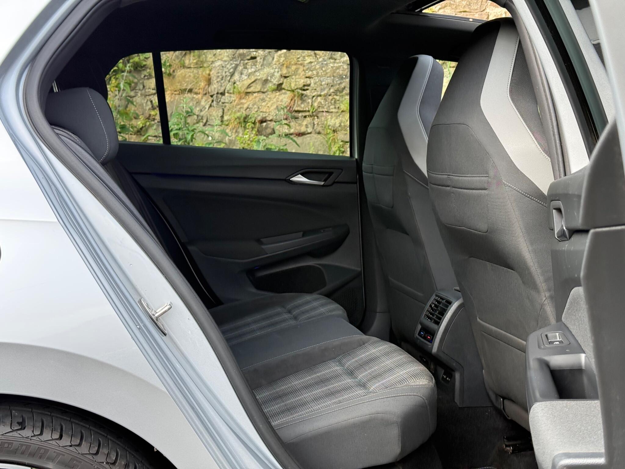 Volkswagen Golf view 14