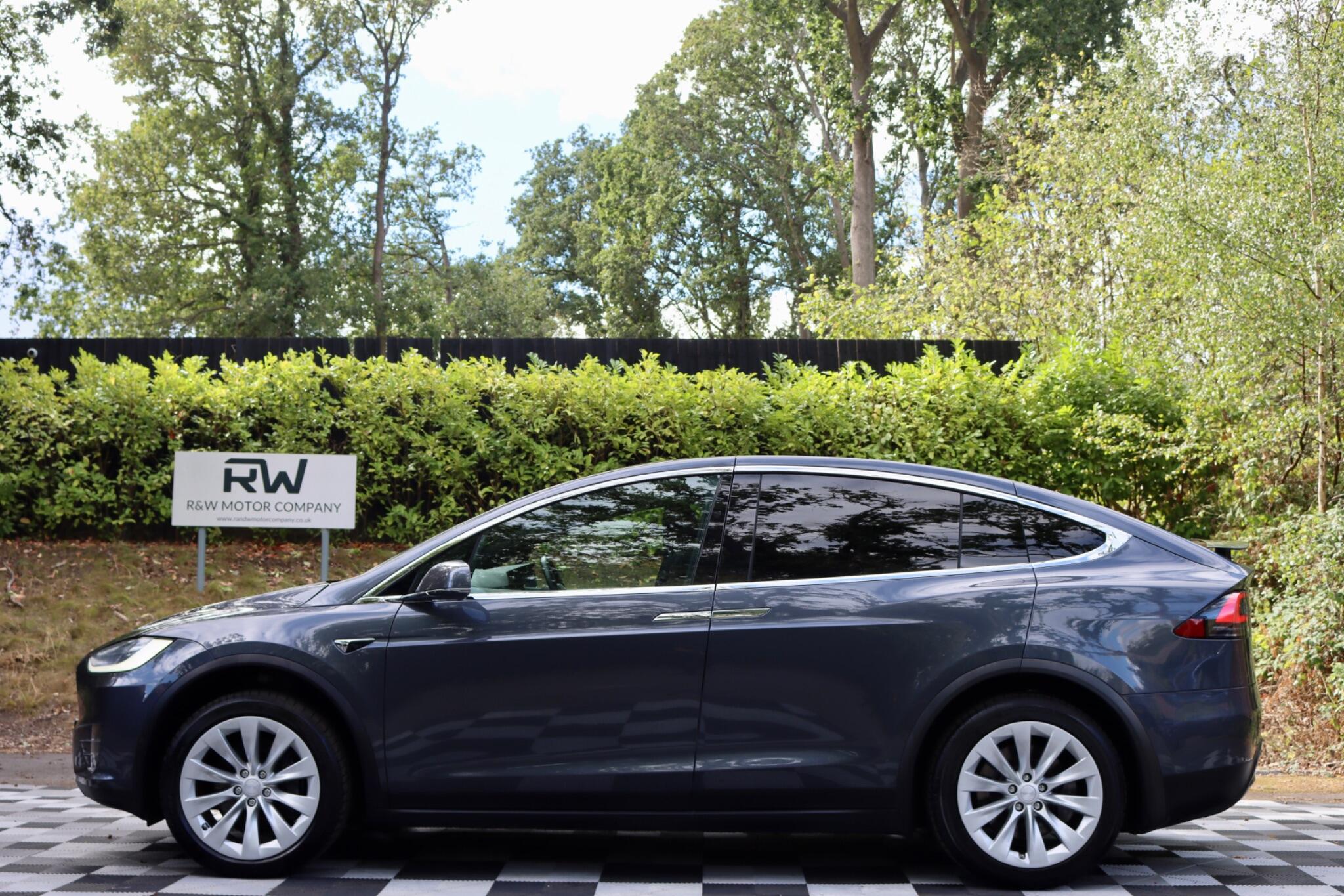 Tesla Model X view 20
