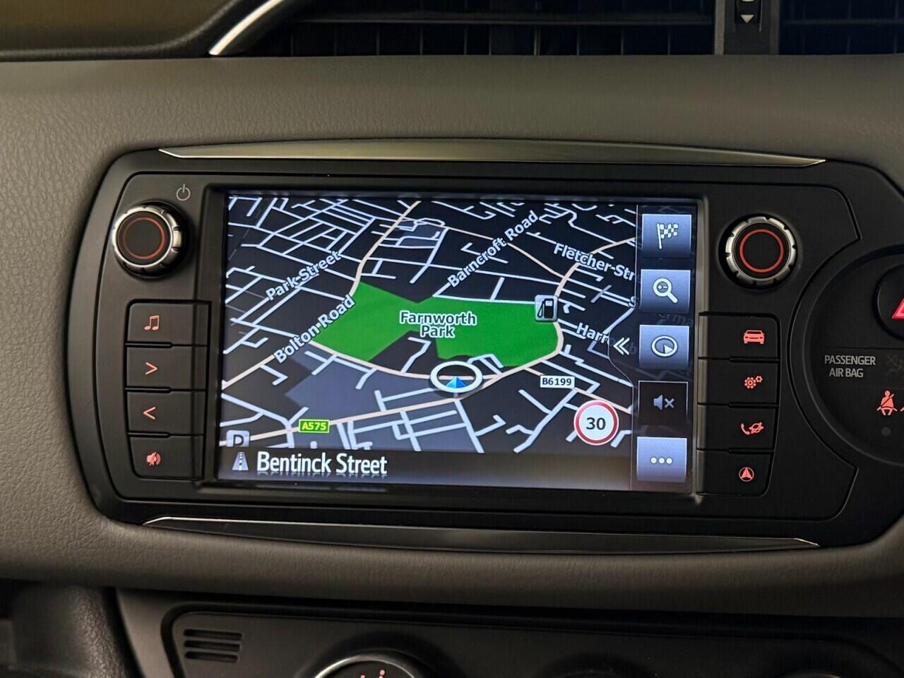 Toyota Yaris view 4