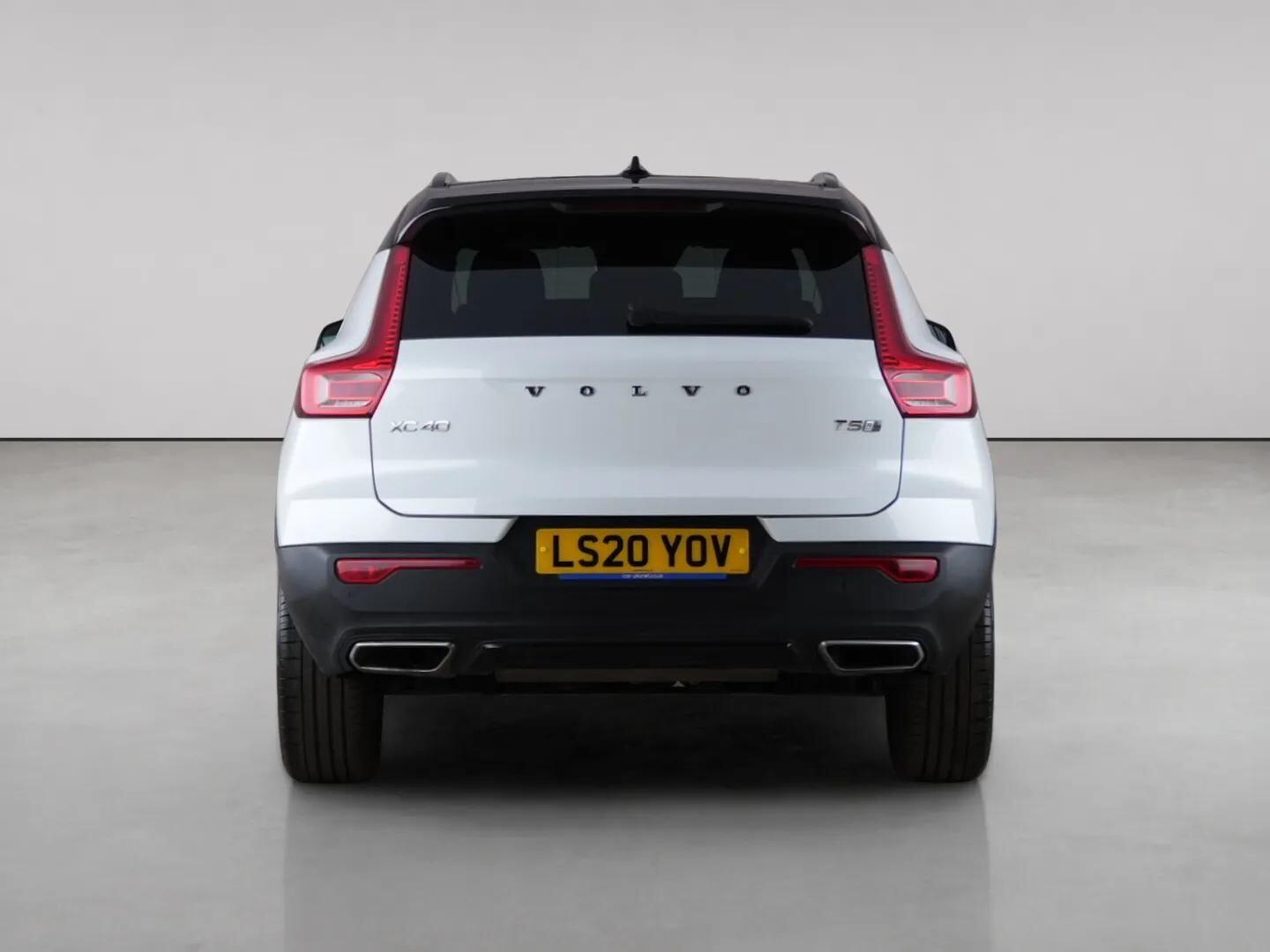 Volvo XC40 view 7