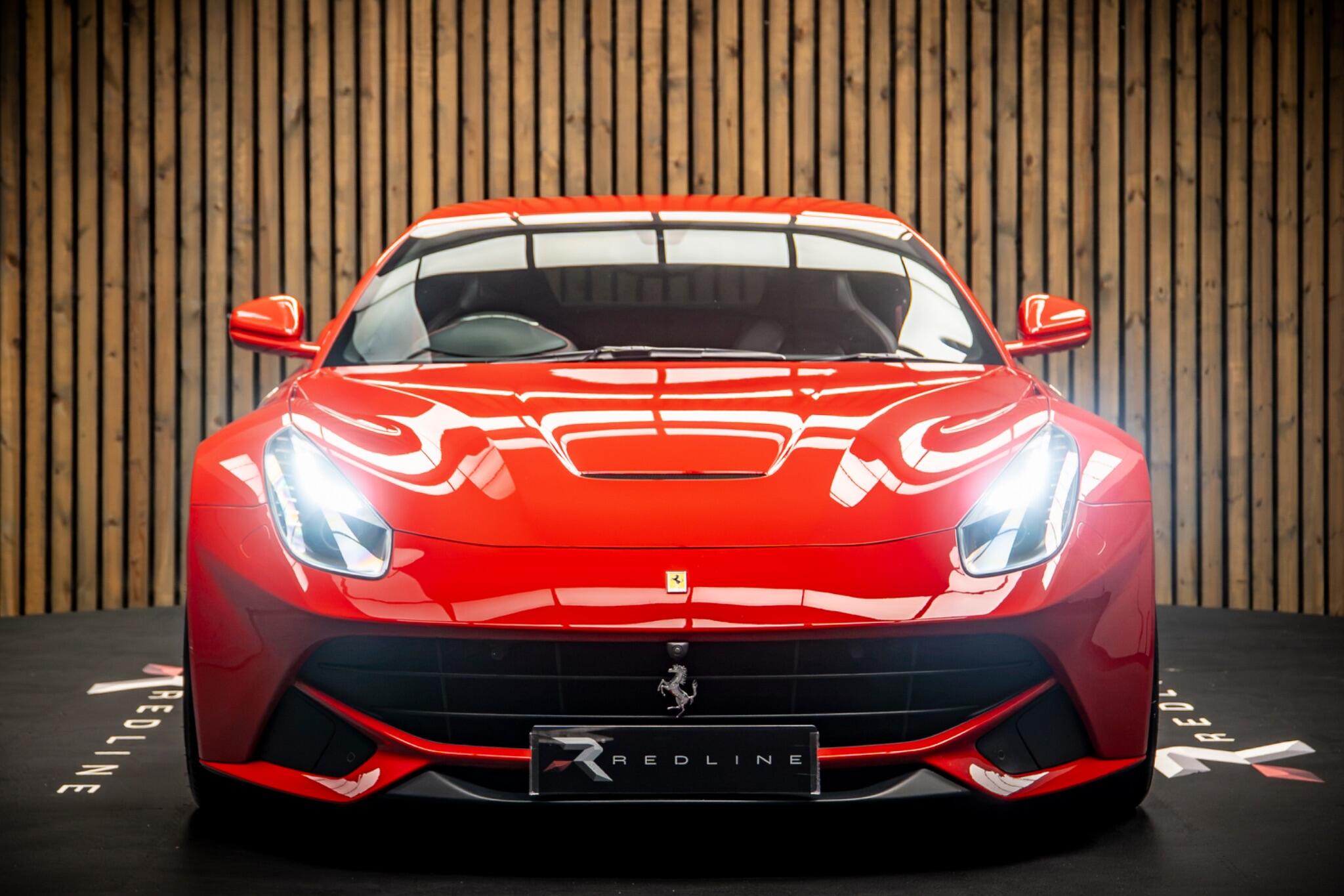Ferrari F12 view 5