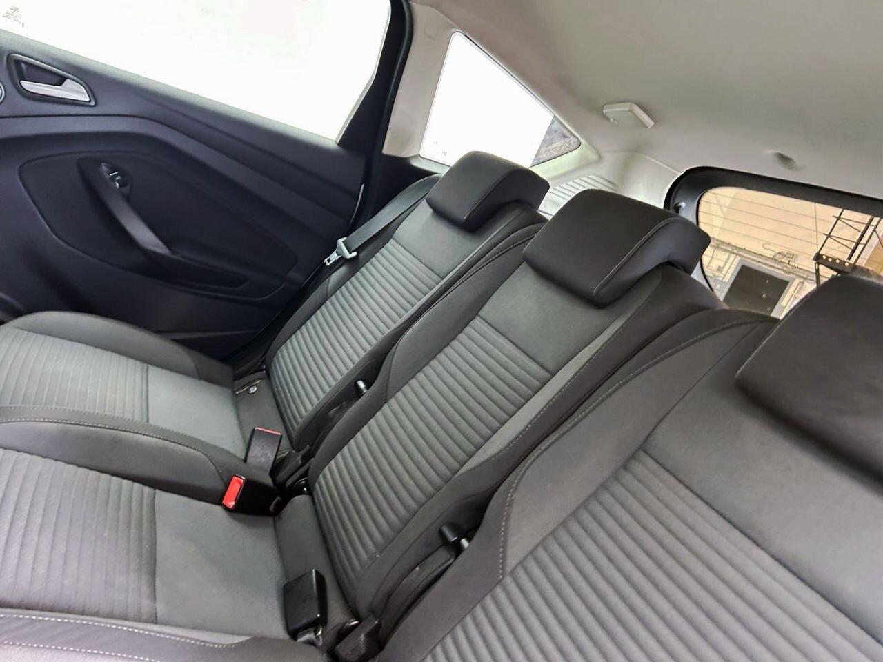 Ford C-Max view 19
