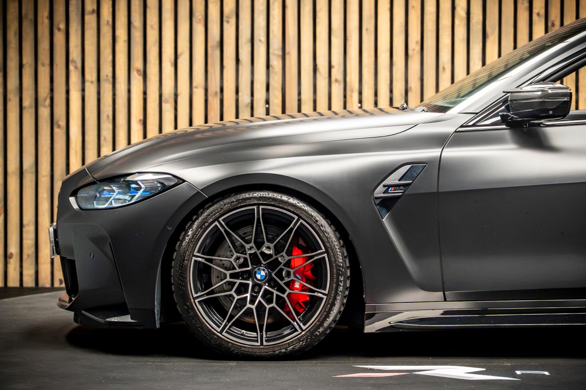 BMW M4 view 9