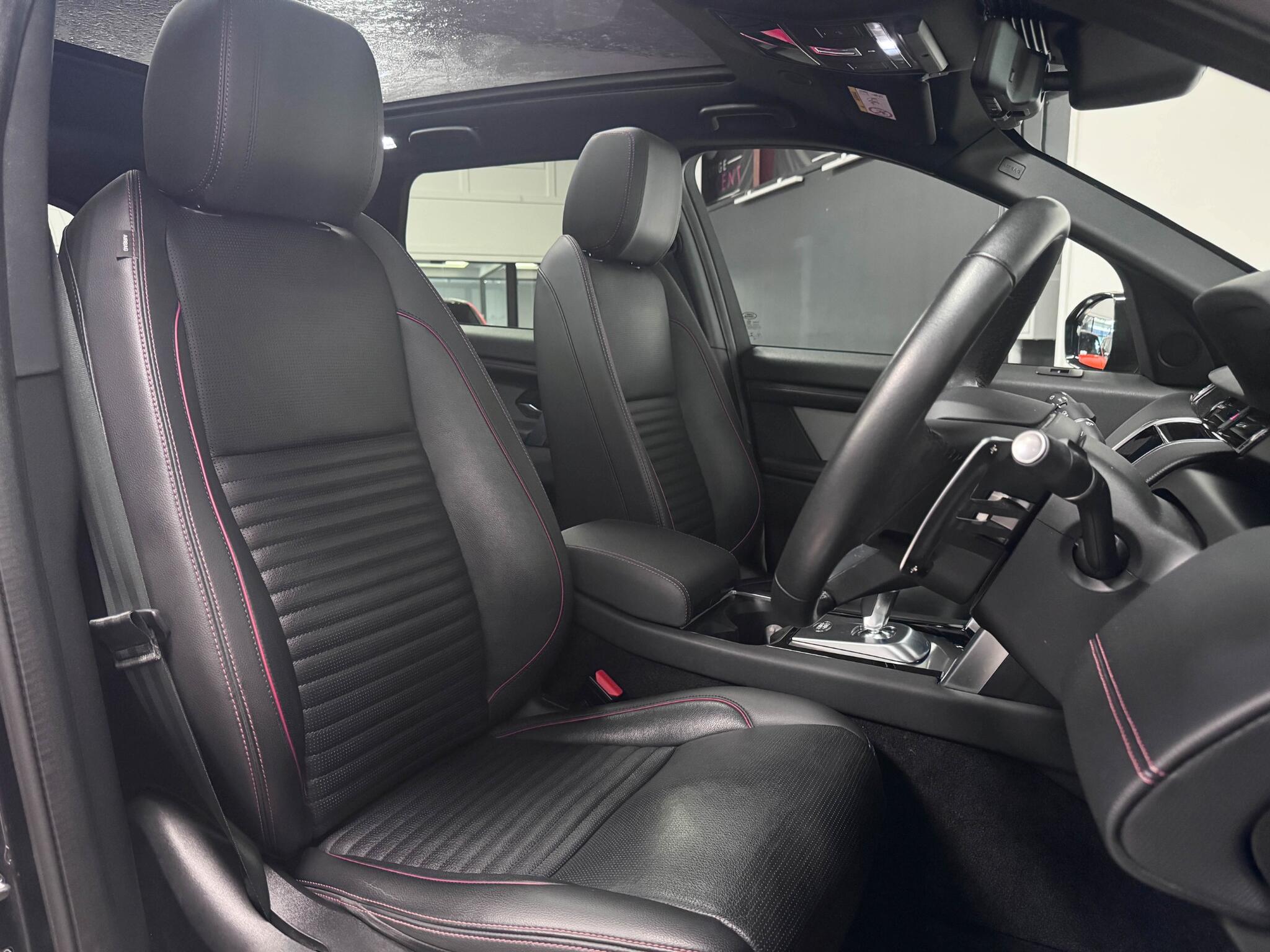 Land Rover Discovery Sport view 29