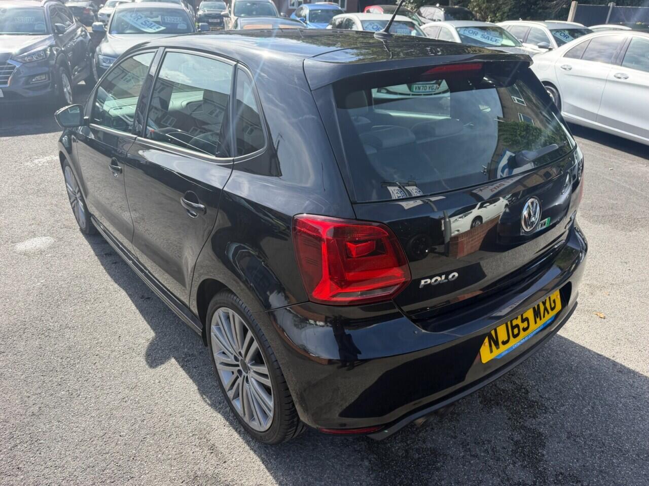 Volkswagen Polo view 6