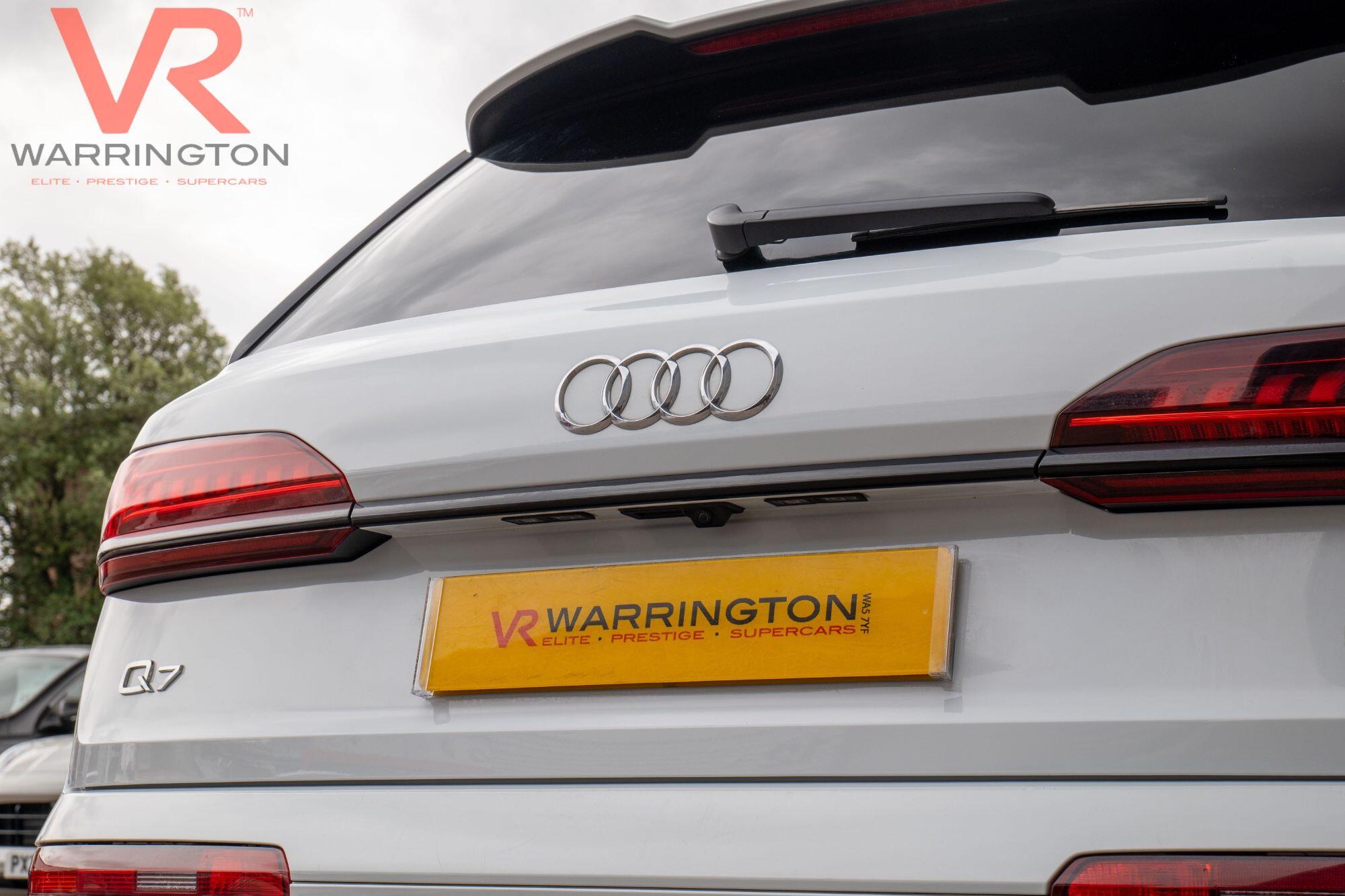 Audi Q7 view 43