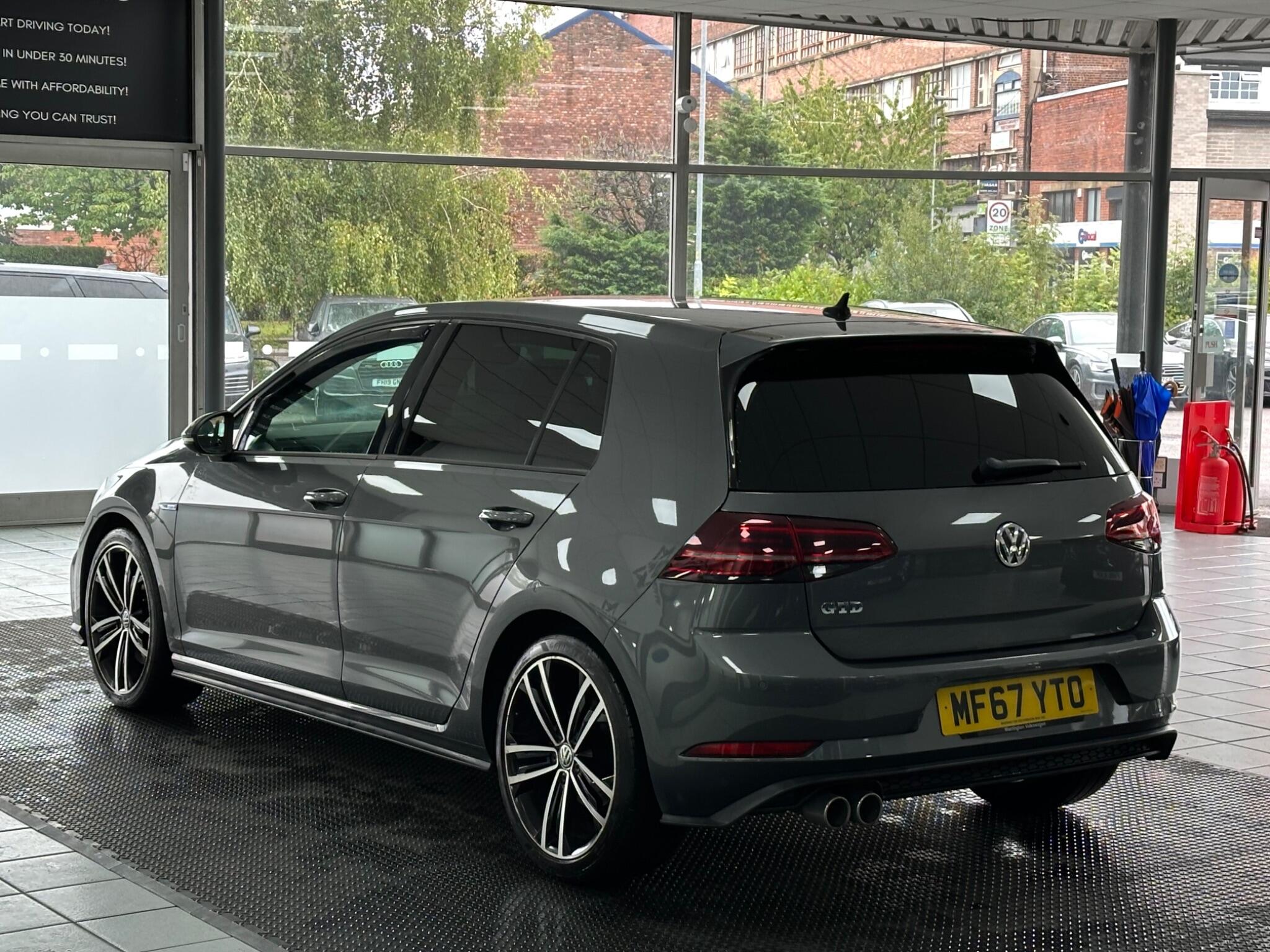 Volkswagen Golf view 10