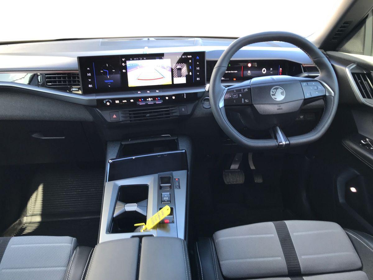 Vauxhall Grandland view 4