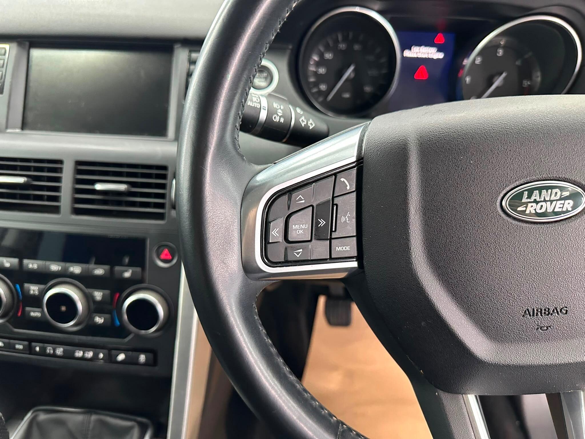 Land Rover Discovery Sport view 35