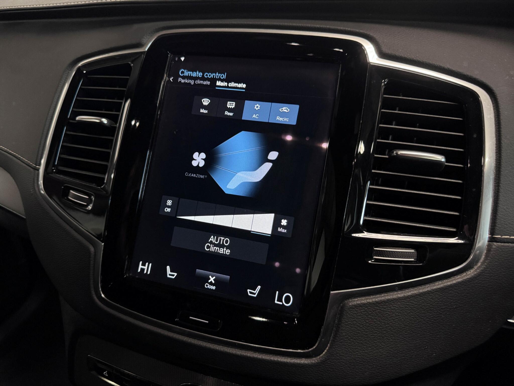 Volvo XC90 view 47