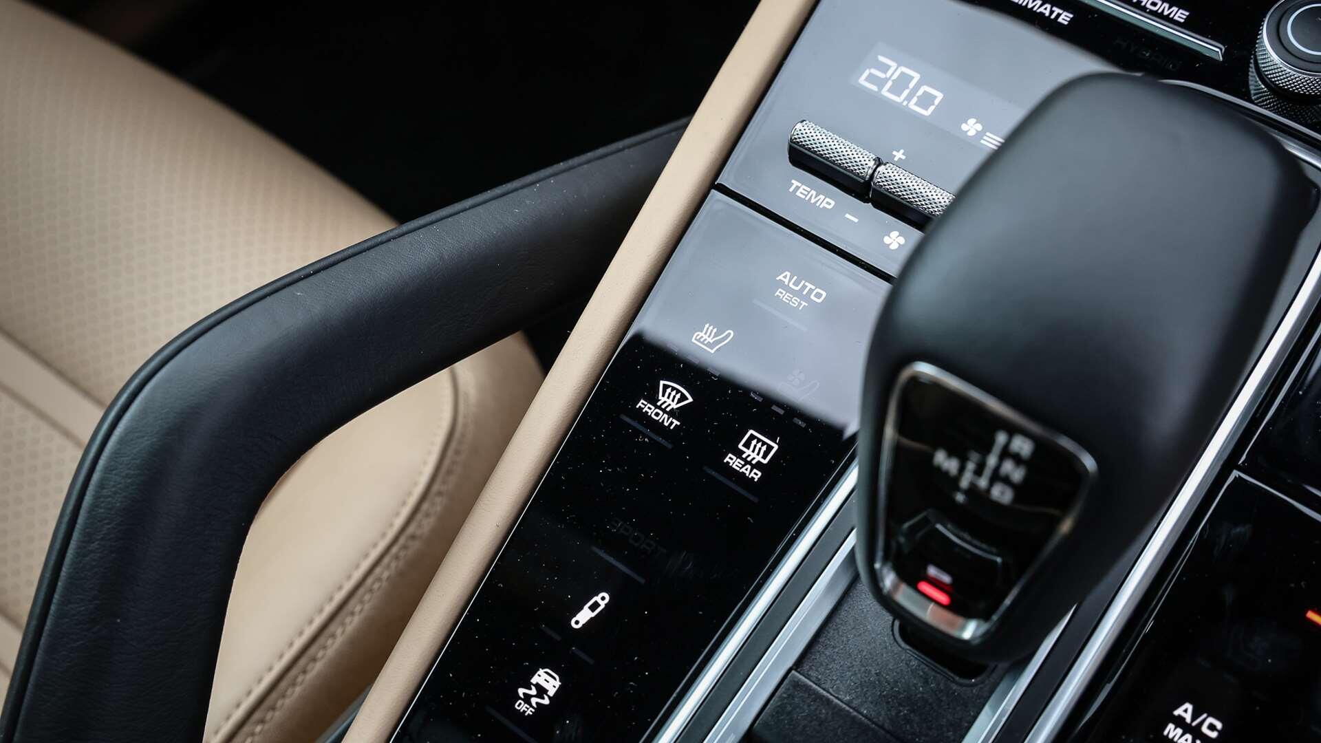 Porsche Cayenne view 27