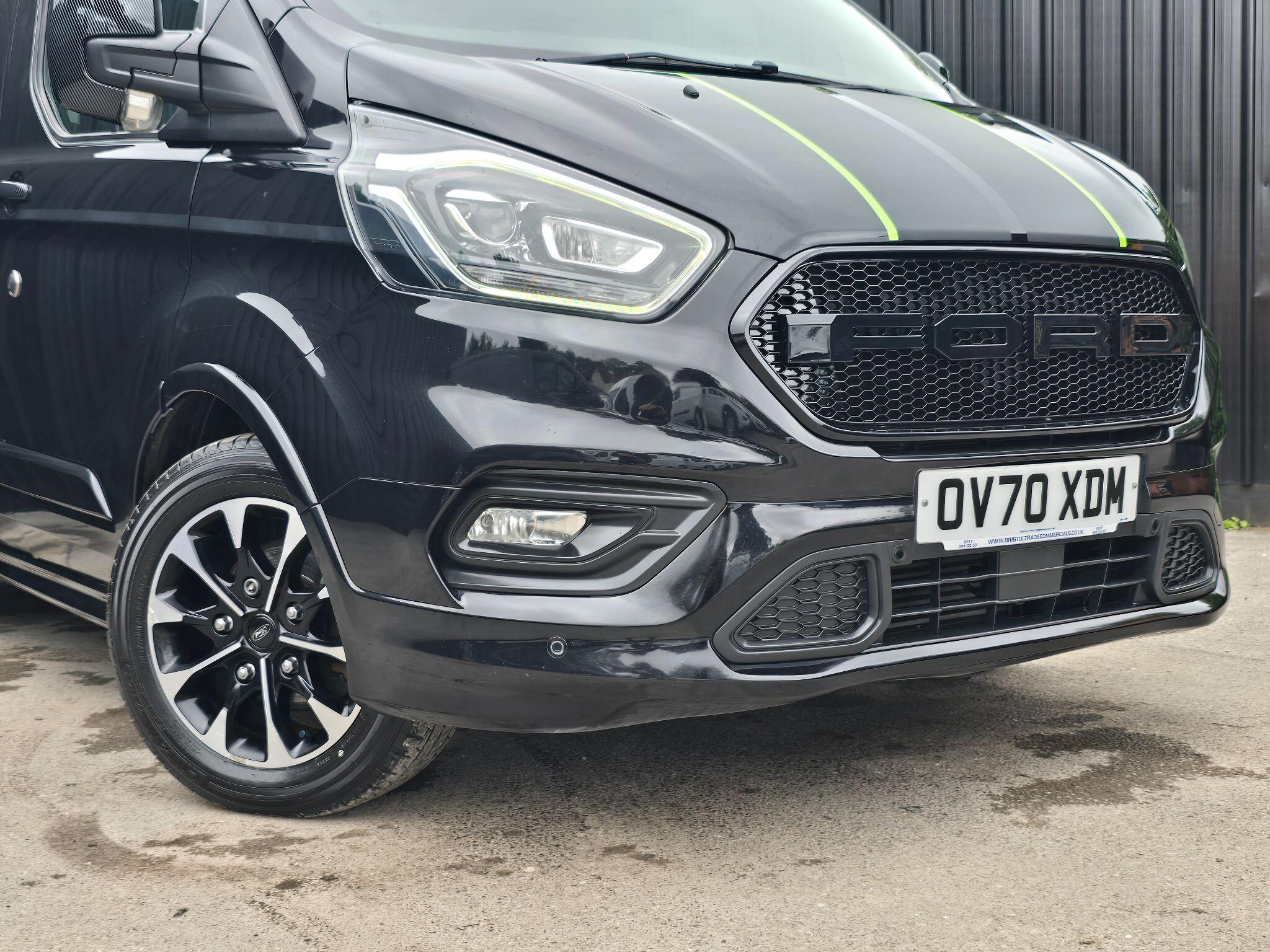 Ford Transit Custom view 11