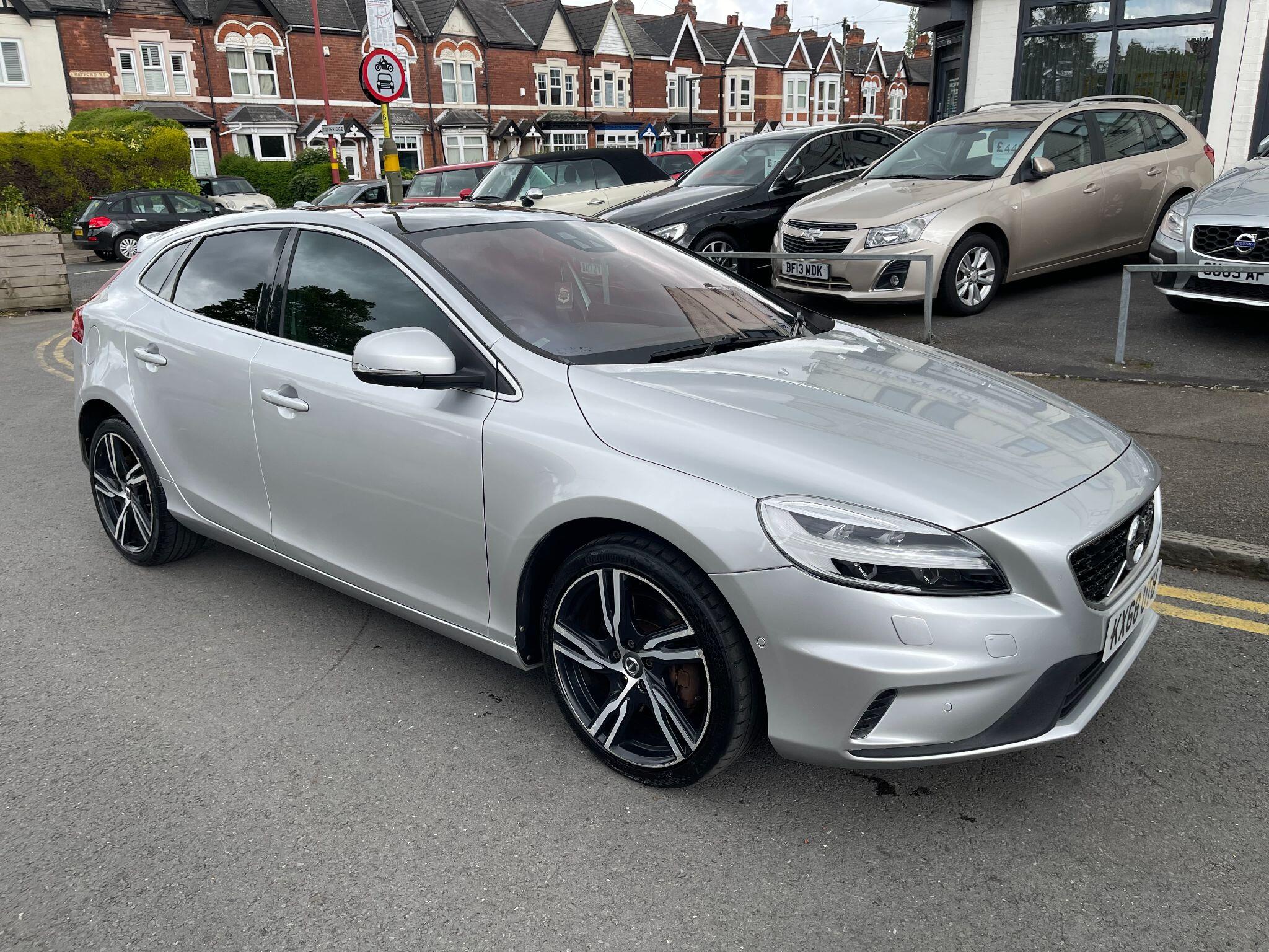 Volvo V40 view 4