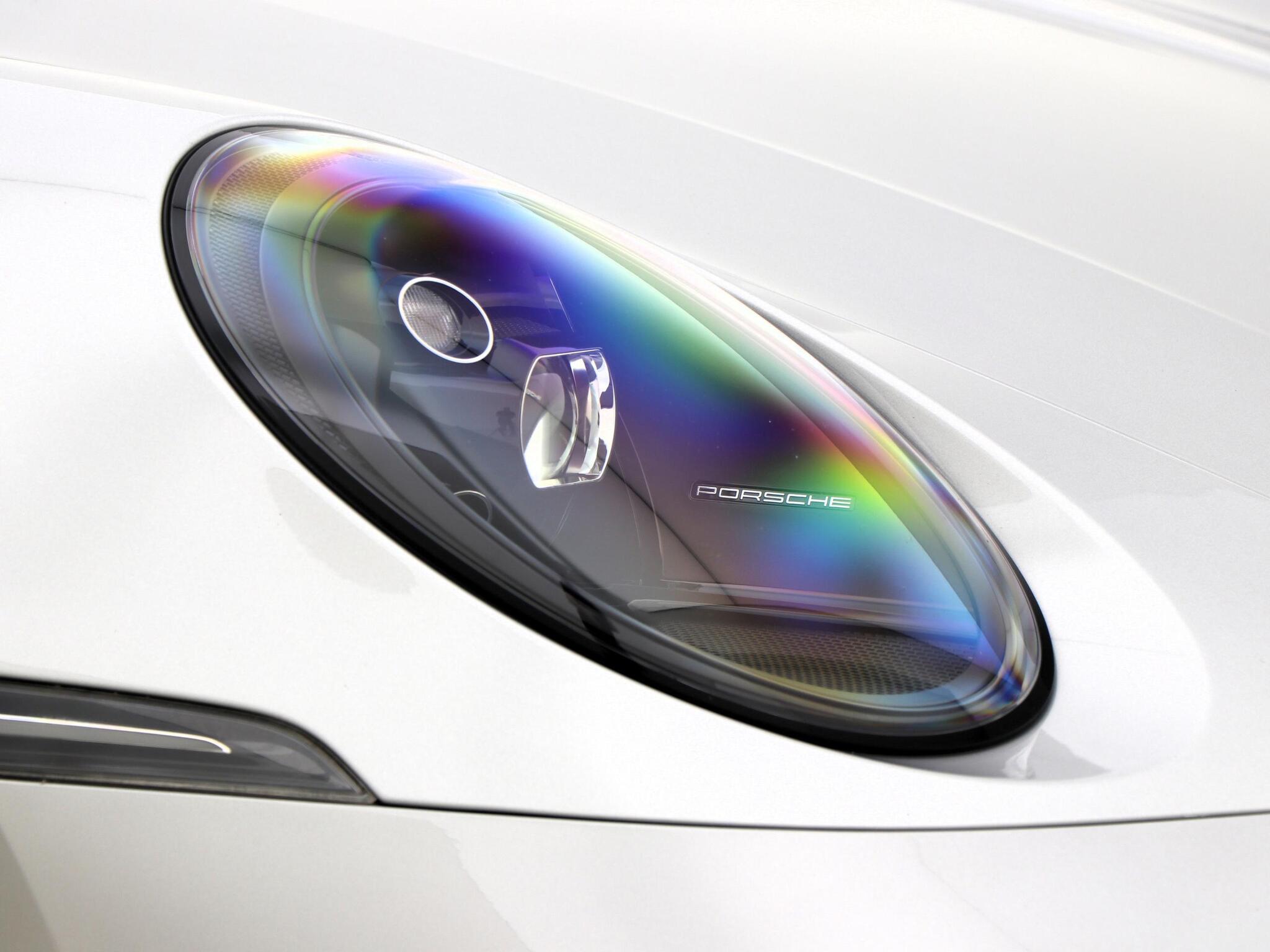 Porsche 911 view 13